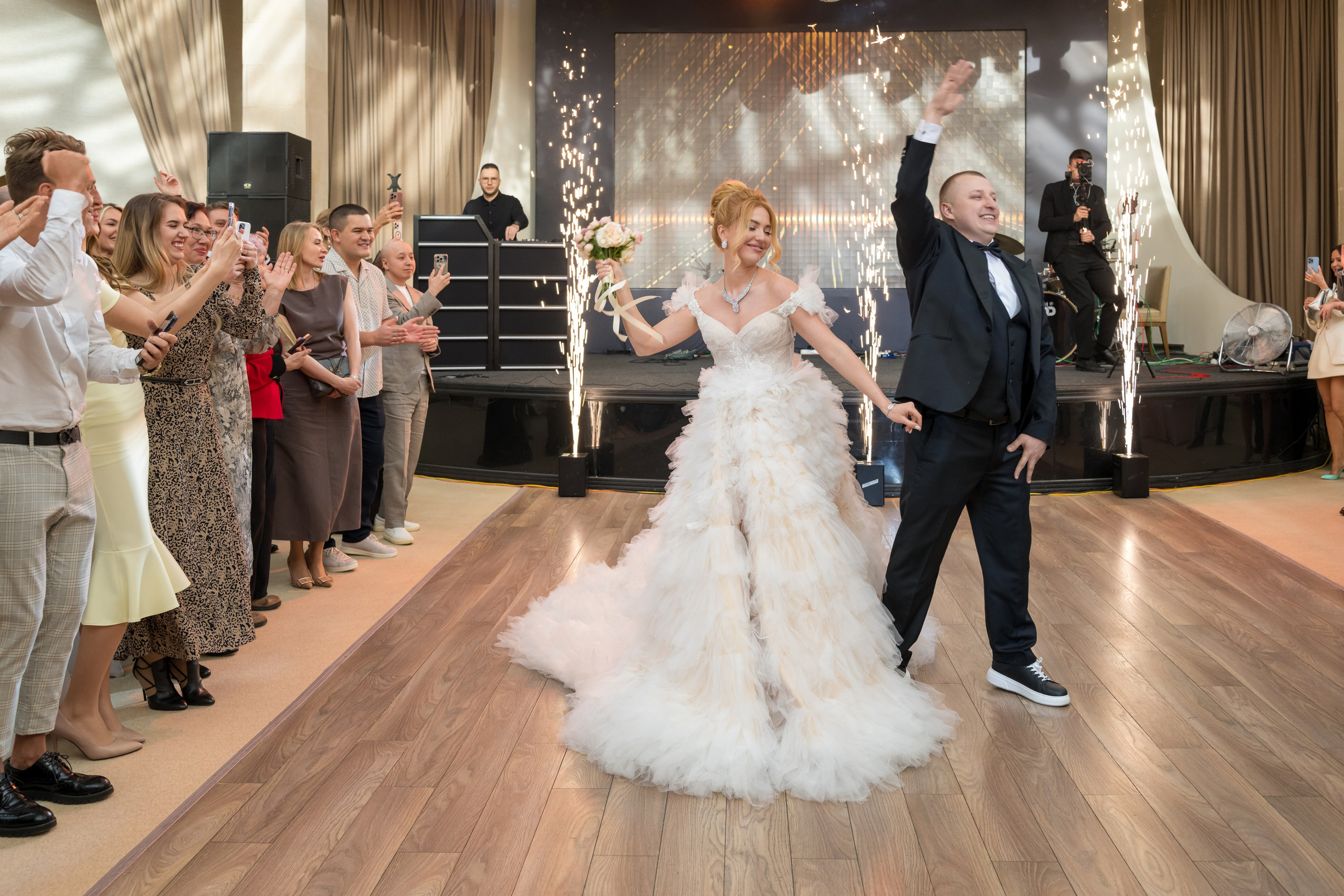 Виктор & Кристина. Семейный и контент фотограф в Москве Alira