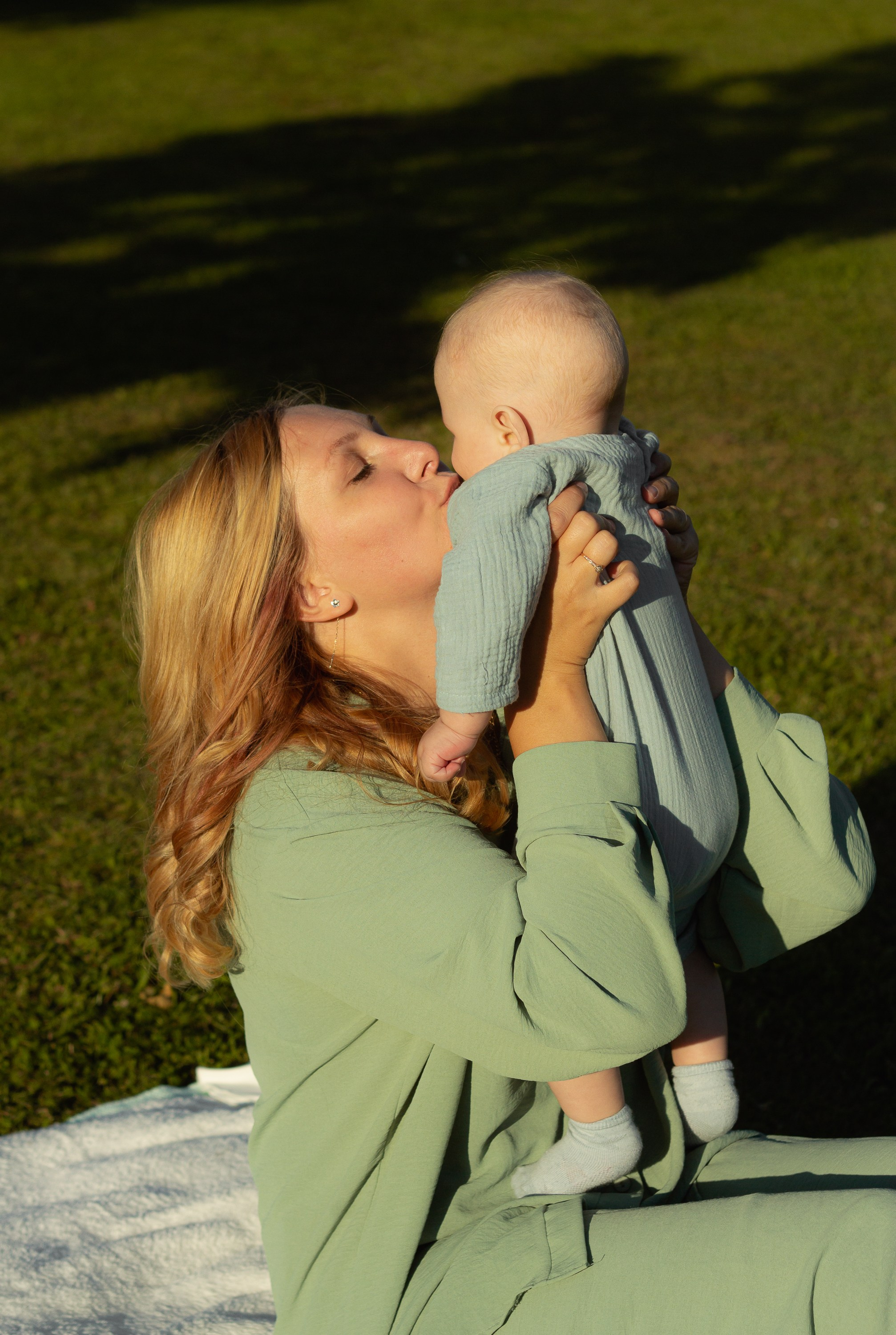 Наташа с малышом. Фотограф Великий Новгород Татьяна Чиглинцева