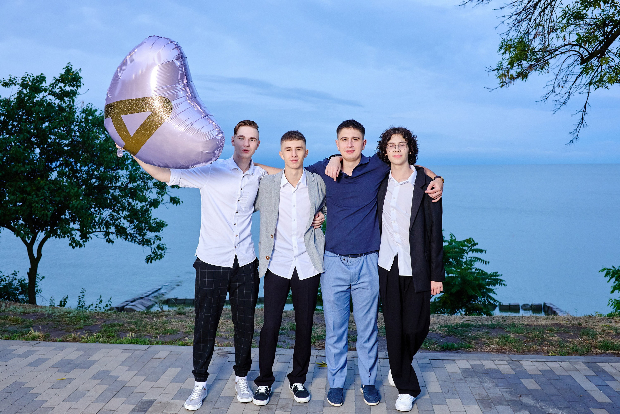 Выпускной 35 Сош. Фотограф Выпускные альбомы Таганрог Сергей Коробченко