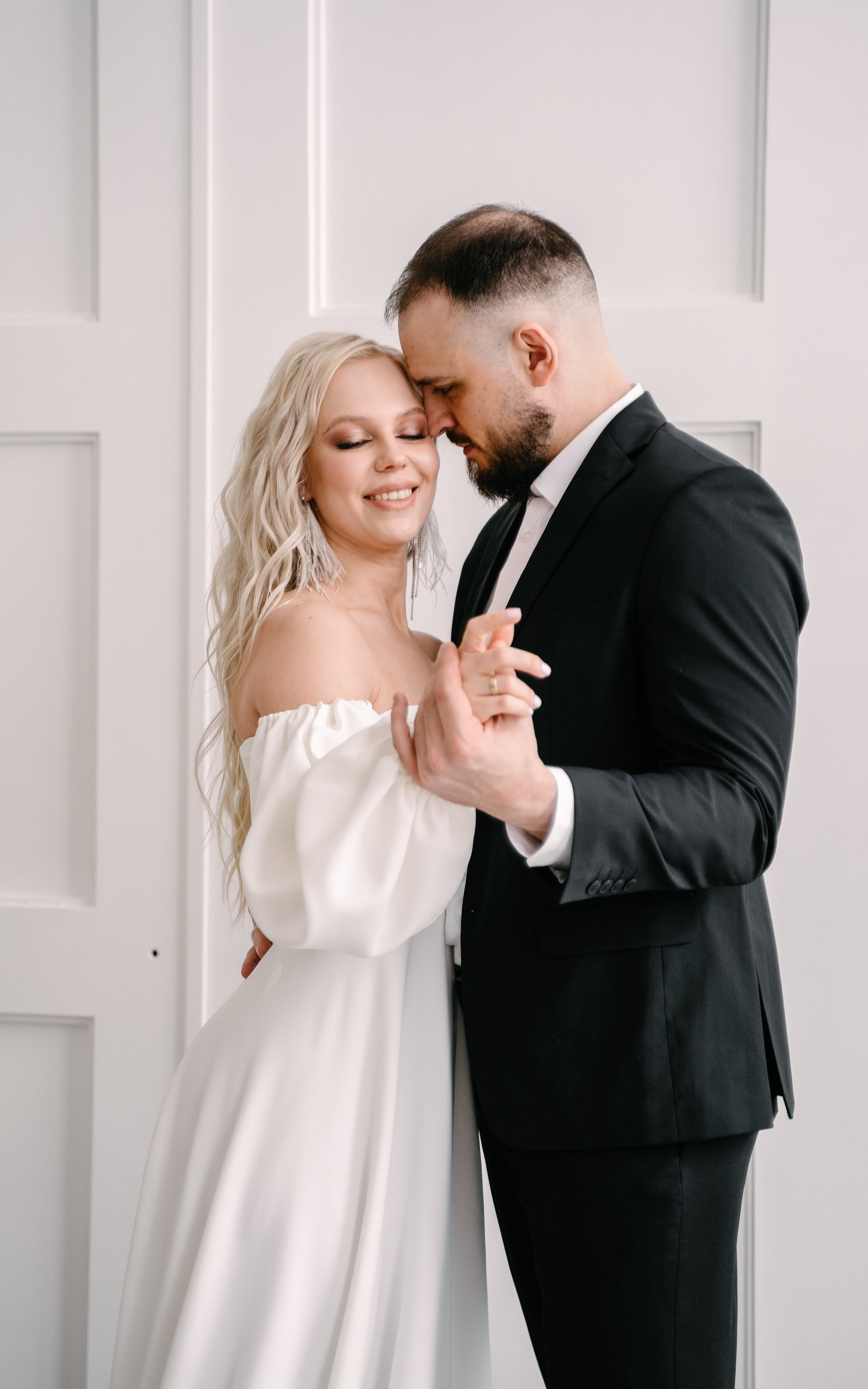 Свадебная фотосессия молодоженов в фотостудии. Свадебный и семейный фотограф из Воронежа|Москвы Бубнова Екатерина