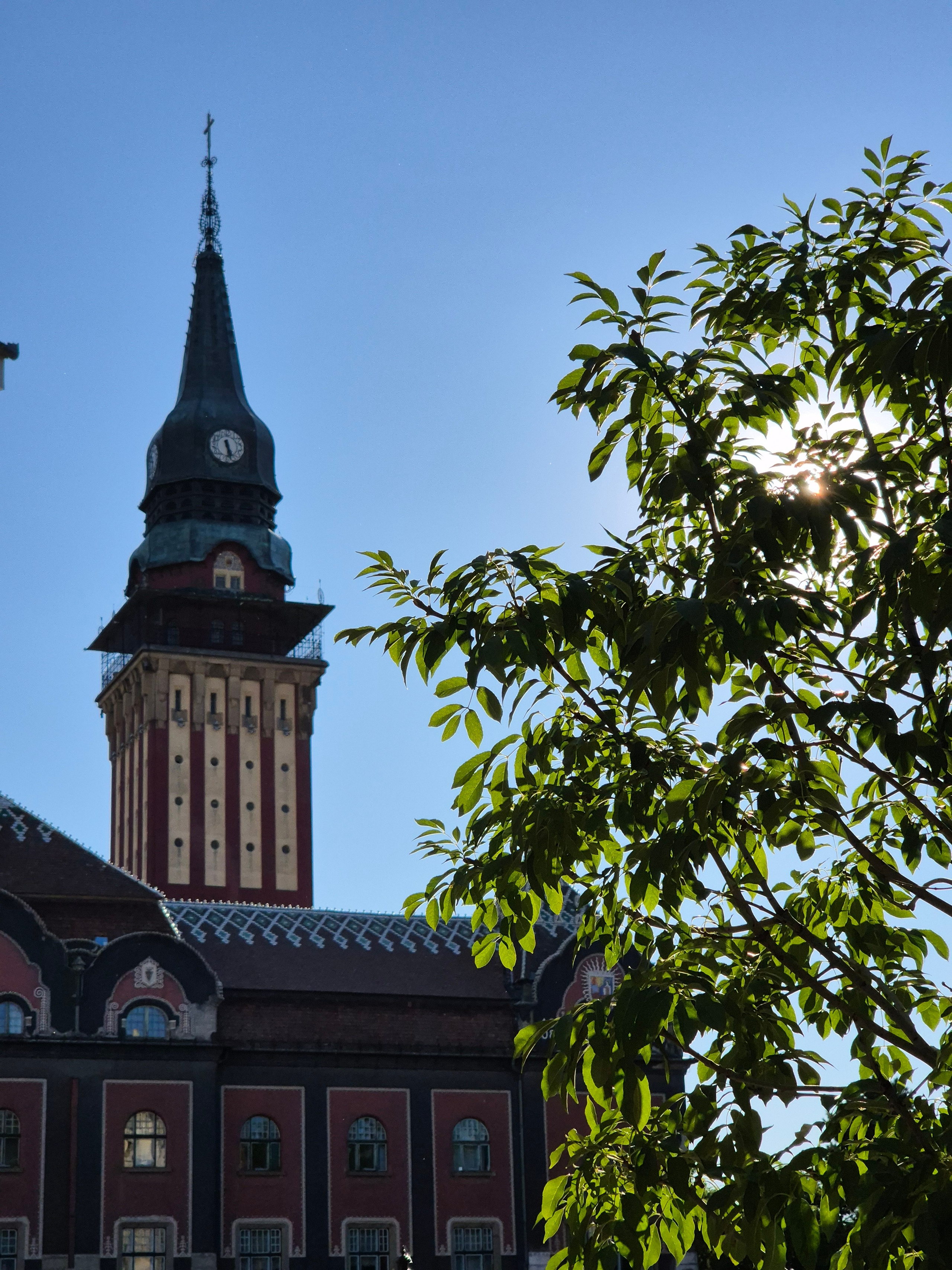 Недалеко от Нови-Сада расположен еще один город - самый венгерский город Сербии - Суботица