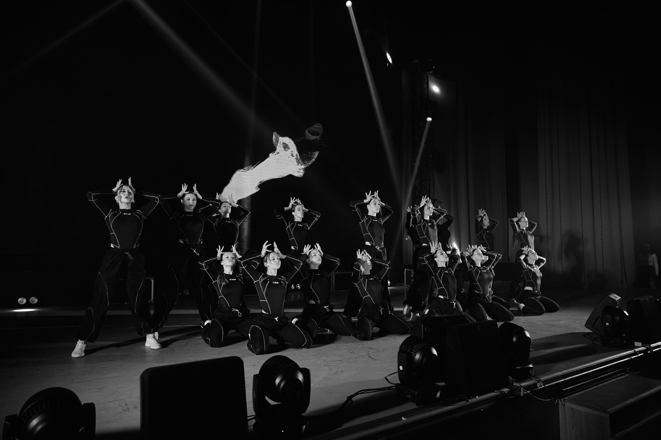 VIVA GLAM Отчетный концерт. Фотограф и видеограф в Кургане Леонид Корнильев