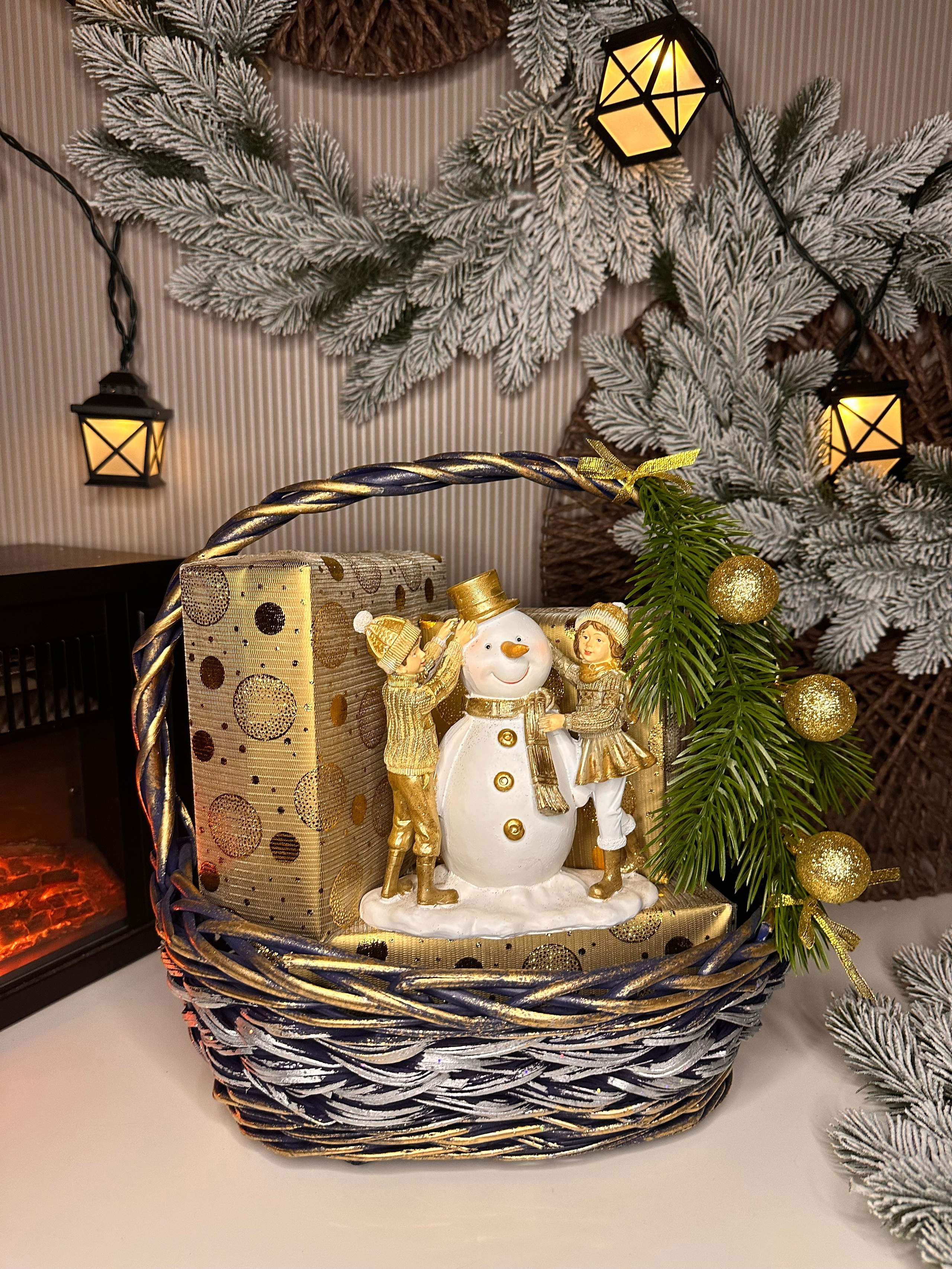 Новогодняя корзина. Студия подарочных наборов «Владия»