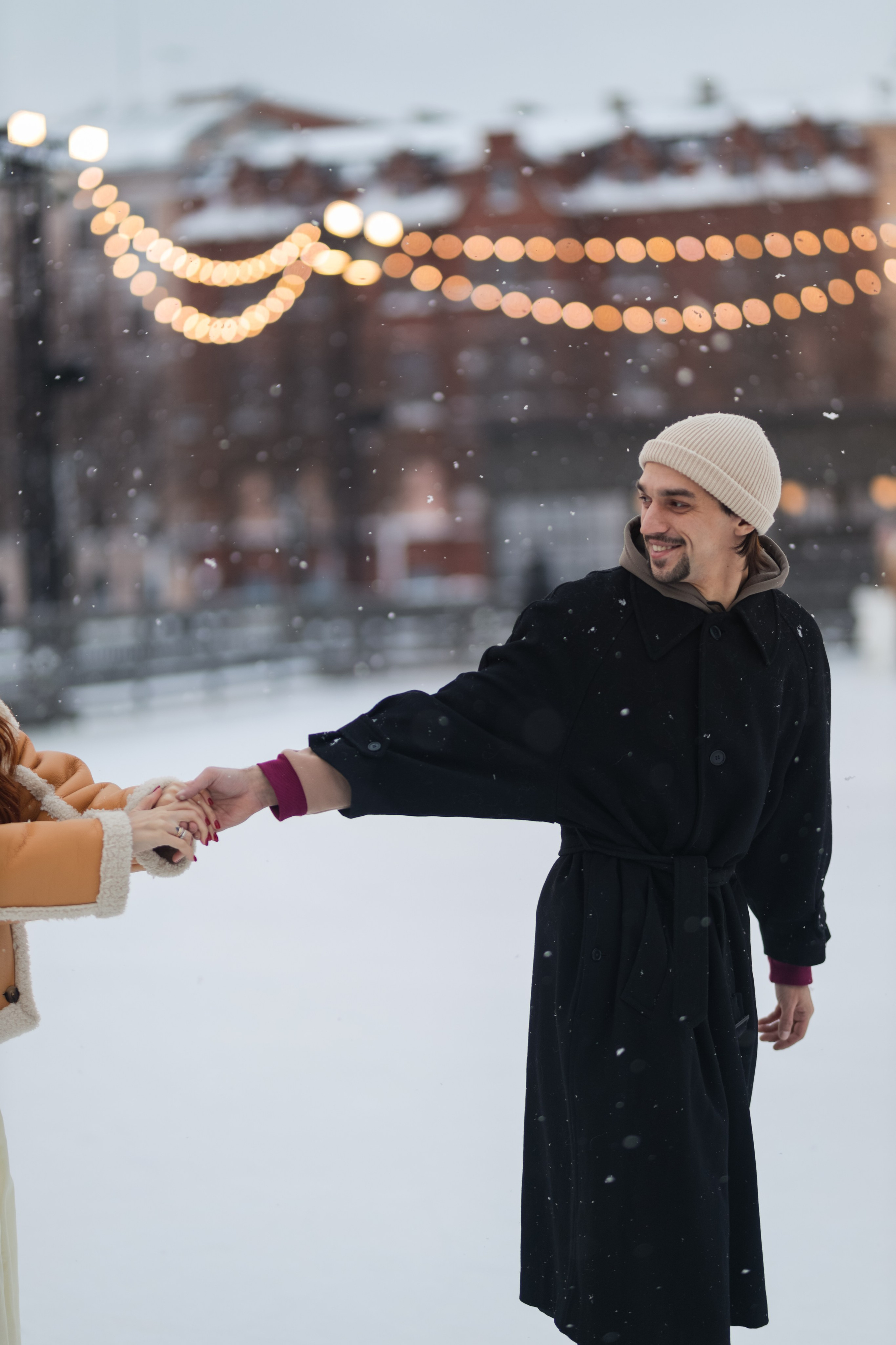 Лавстори Леси и Никиты на катке. Свадебный фотограф Беларусь Ольга Козыренко