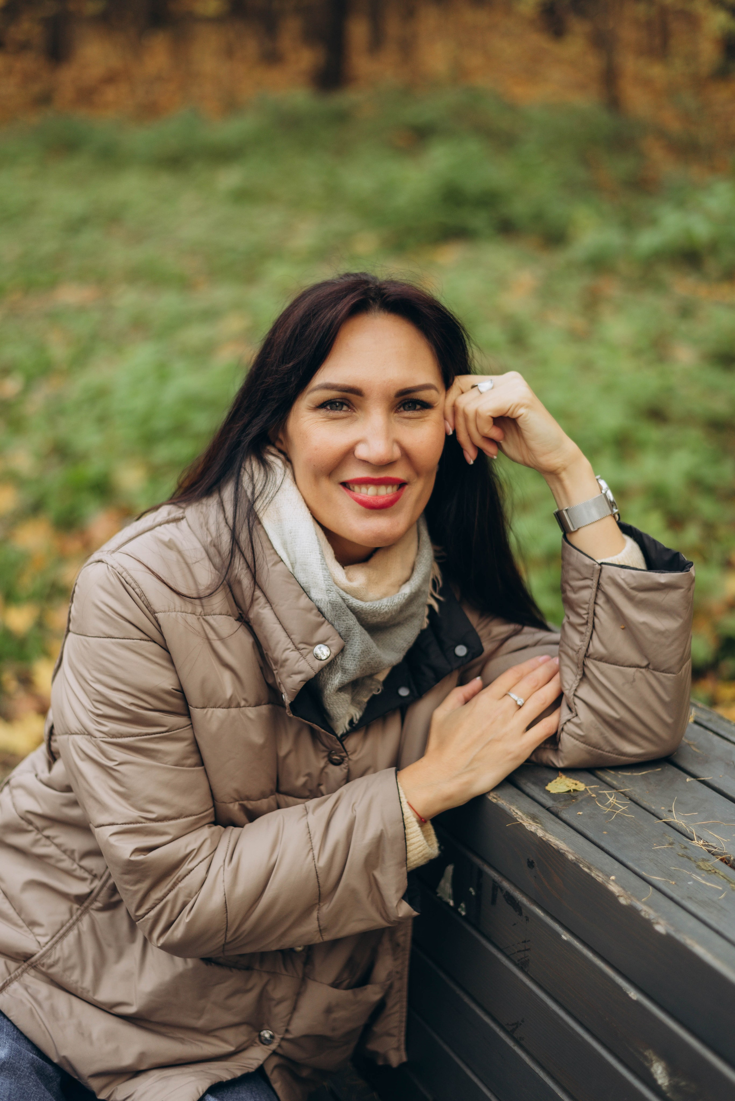 Прогулочная фотоссесия для девушки в парке. Семейный фотограф в Железнодорожном Масаева Елена