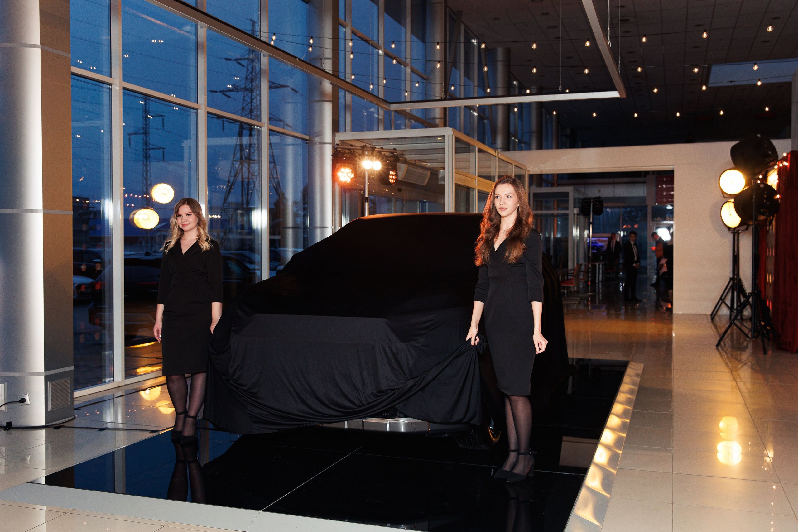 Презентация новой Toyota RAV4. Репортажный и свадебный фотограф в Уфе Павел Кожевников