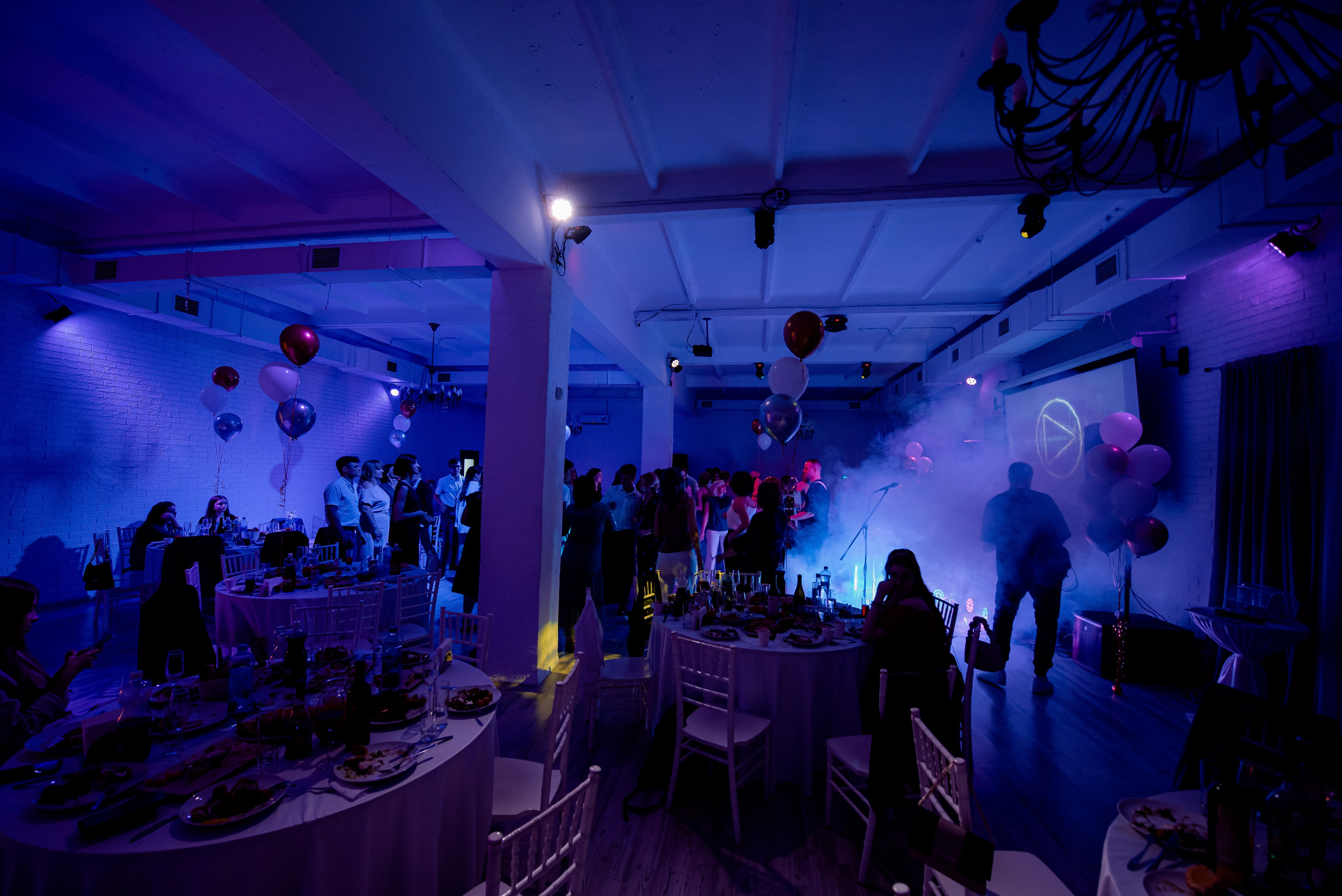 30 Школа. Вручение и Банкет. ДК Юбилейный и Банхоф. Фотограф в Волгограде и Волжском Александр Горбань