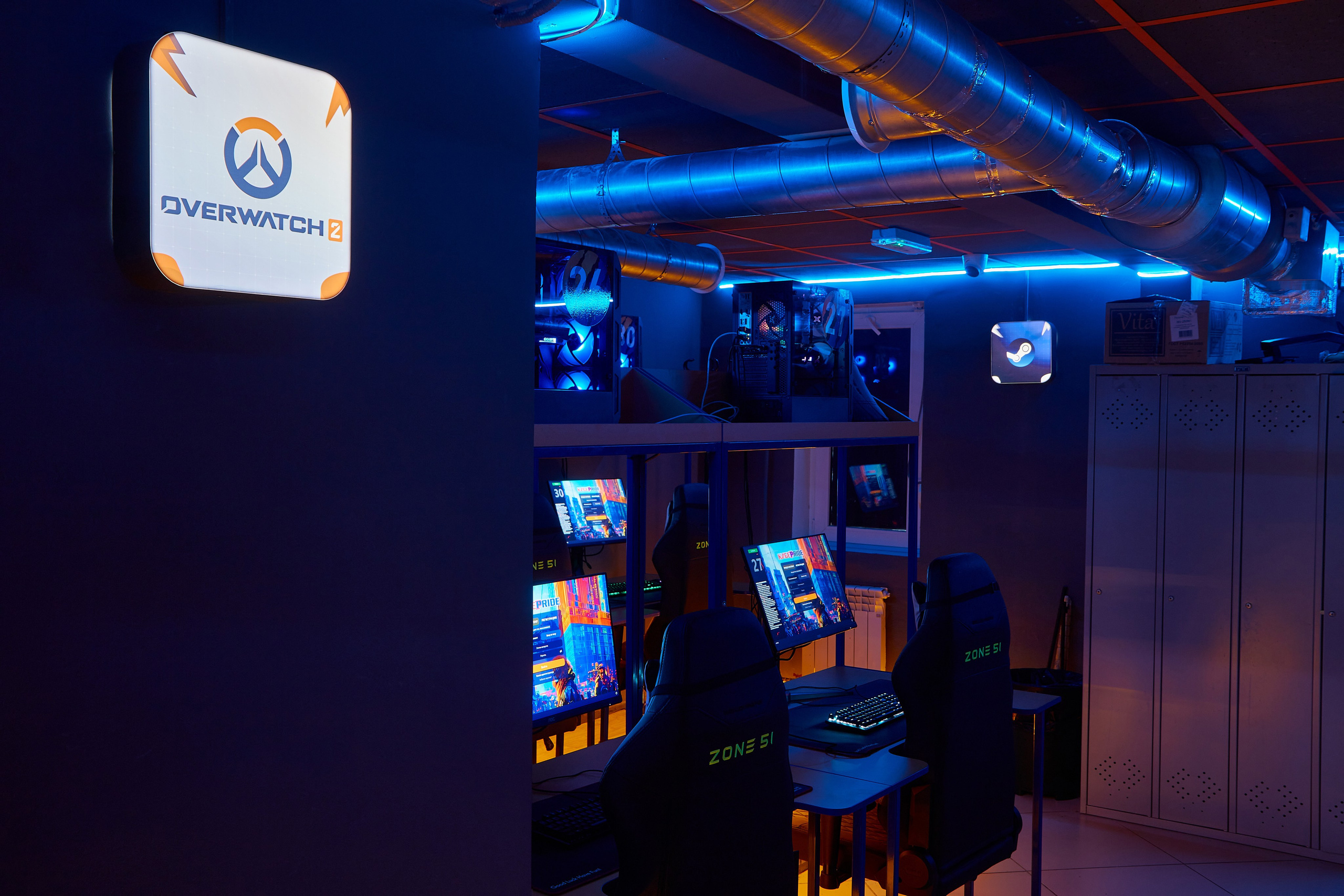 Фотосъёмка компьютерного клуба. Предметный и репортажный фотограф Алексей Кротов