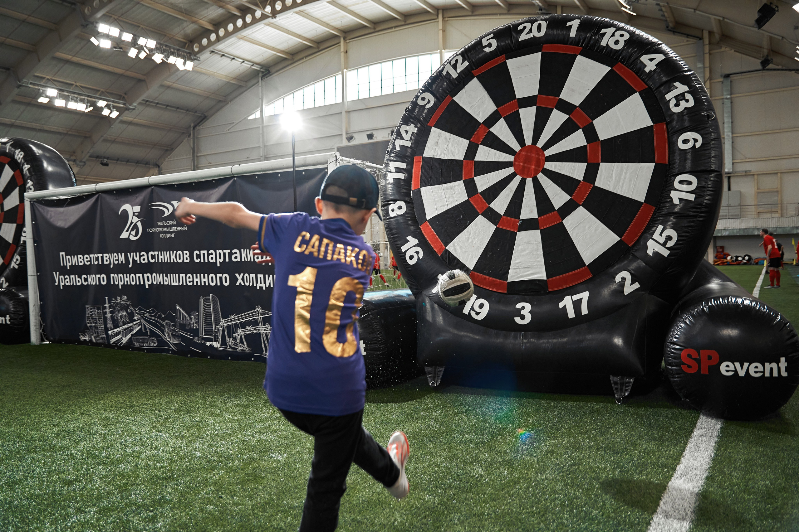 Фотограф на корпоративный футбольный турнир. Контент для бизнеса в Екатеринбурге Полдень Медиа