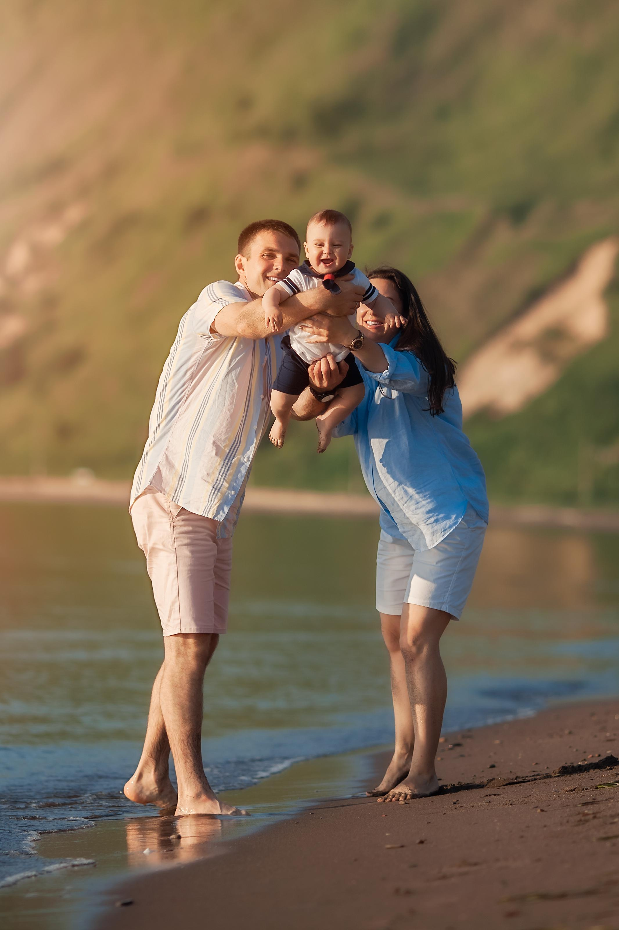 Семейная фотосессия на море. Виталий, Юлия и Костя. Детский, семейный фотограф в Южно-Сахалинске, Невельске и Холмске