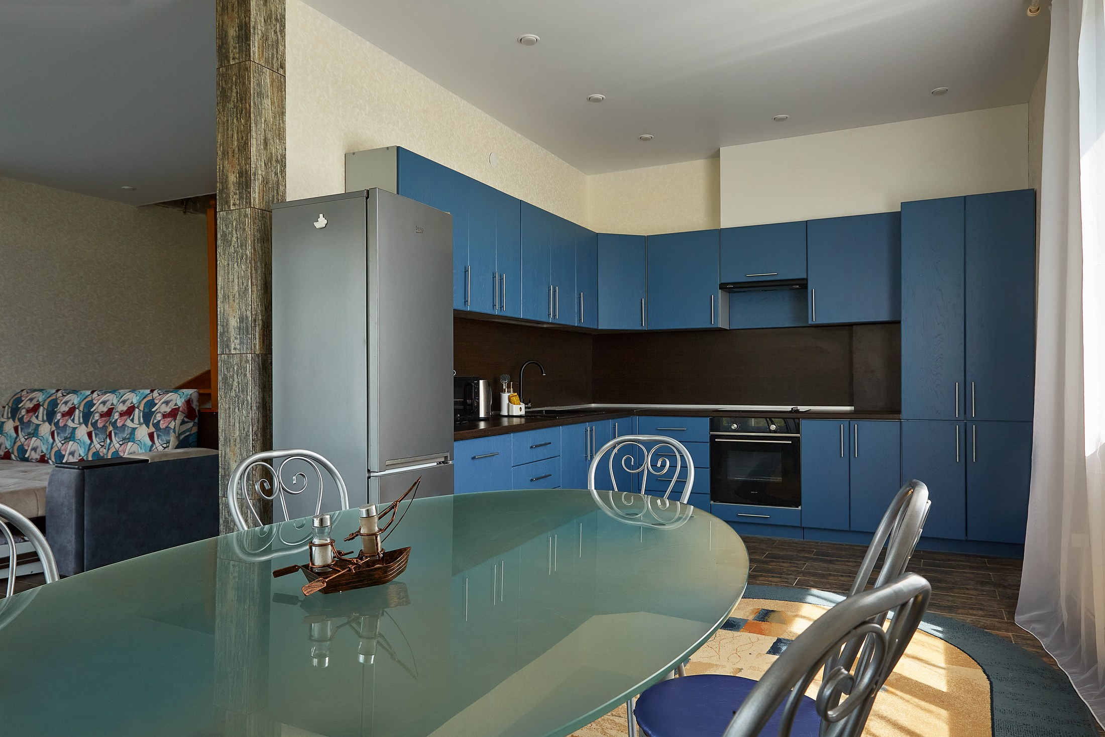 Загородный дом на озере Тосканка