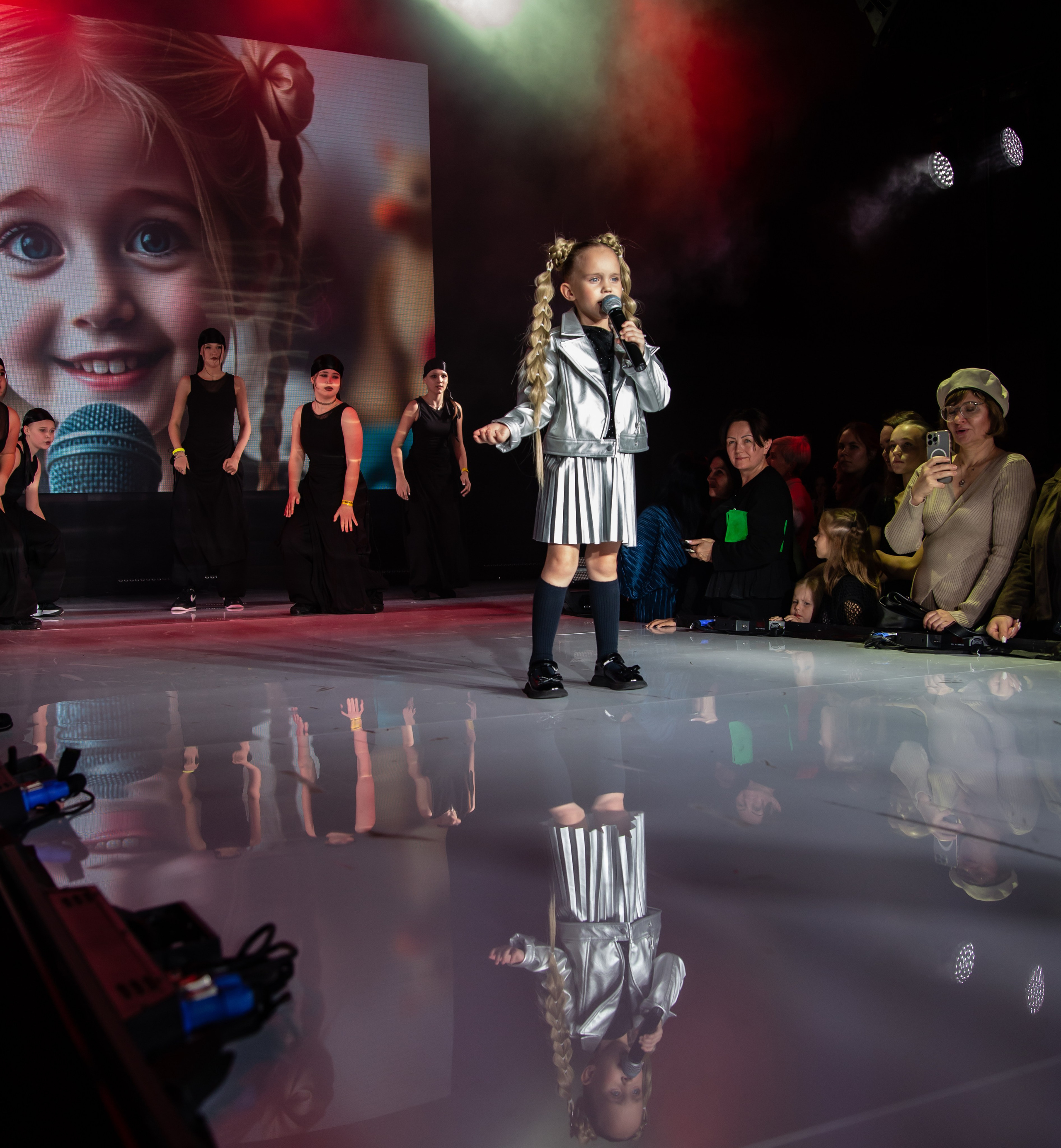 MFFRUSSIA (Moscow Fashion Fair Russia) Репортажная. Фотограф Надежда Абаренова