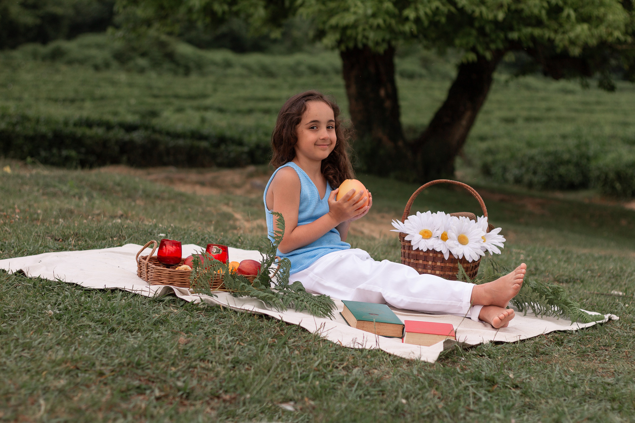Мама с дочкой встречают закат в горах. Семейный фотограф в Сочи, Лоо, Дагомысе, Вардане Кучумова Олеся