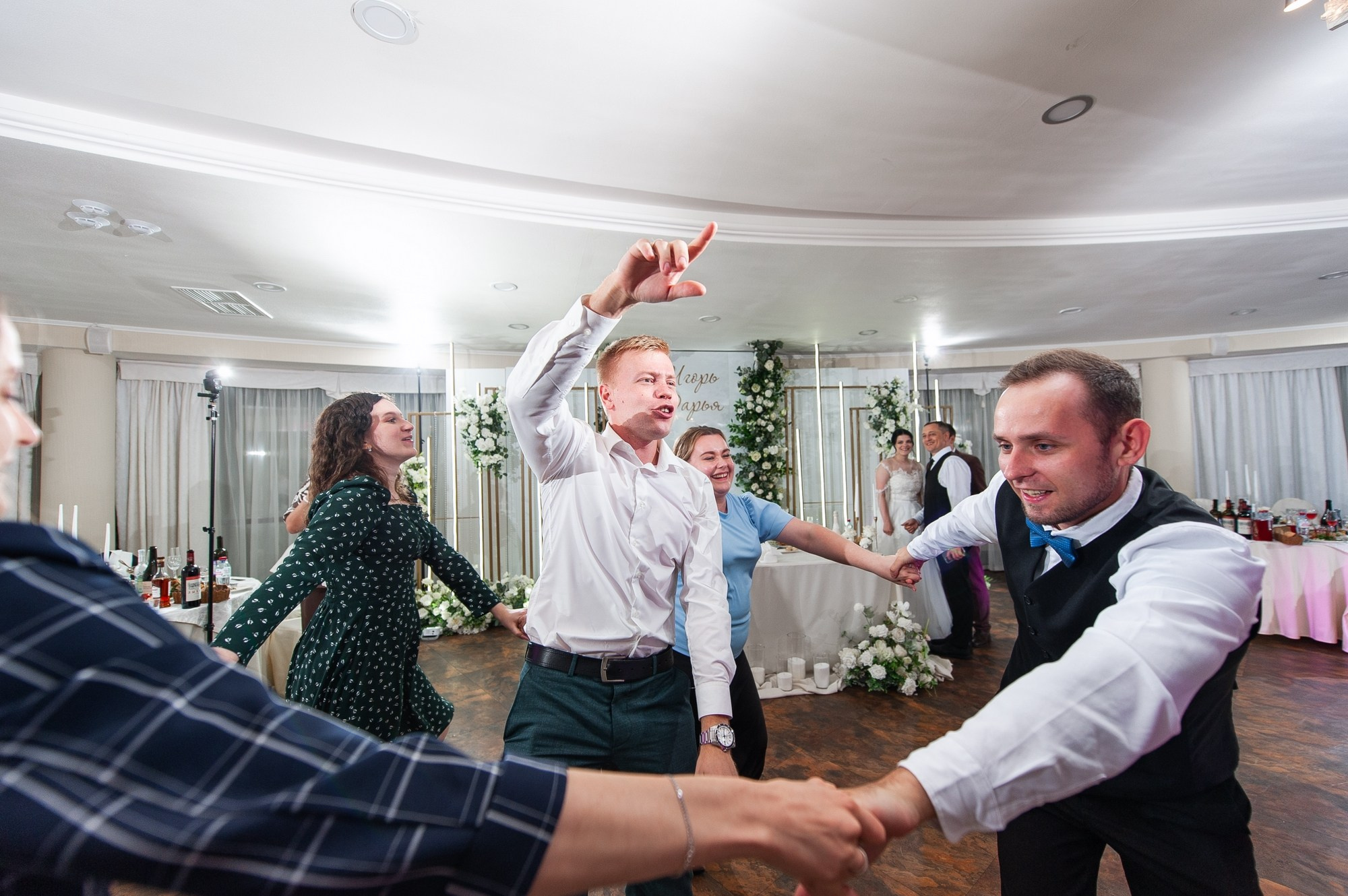 Центральная свадьба. Свадебный и семейный фотограф в Омске Мормулев Михаил