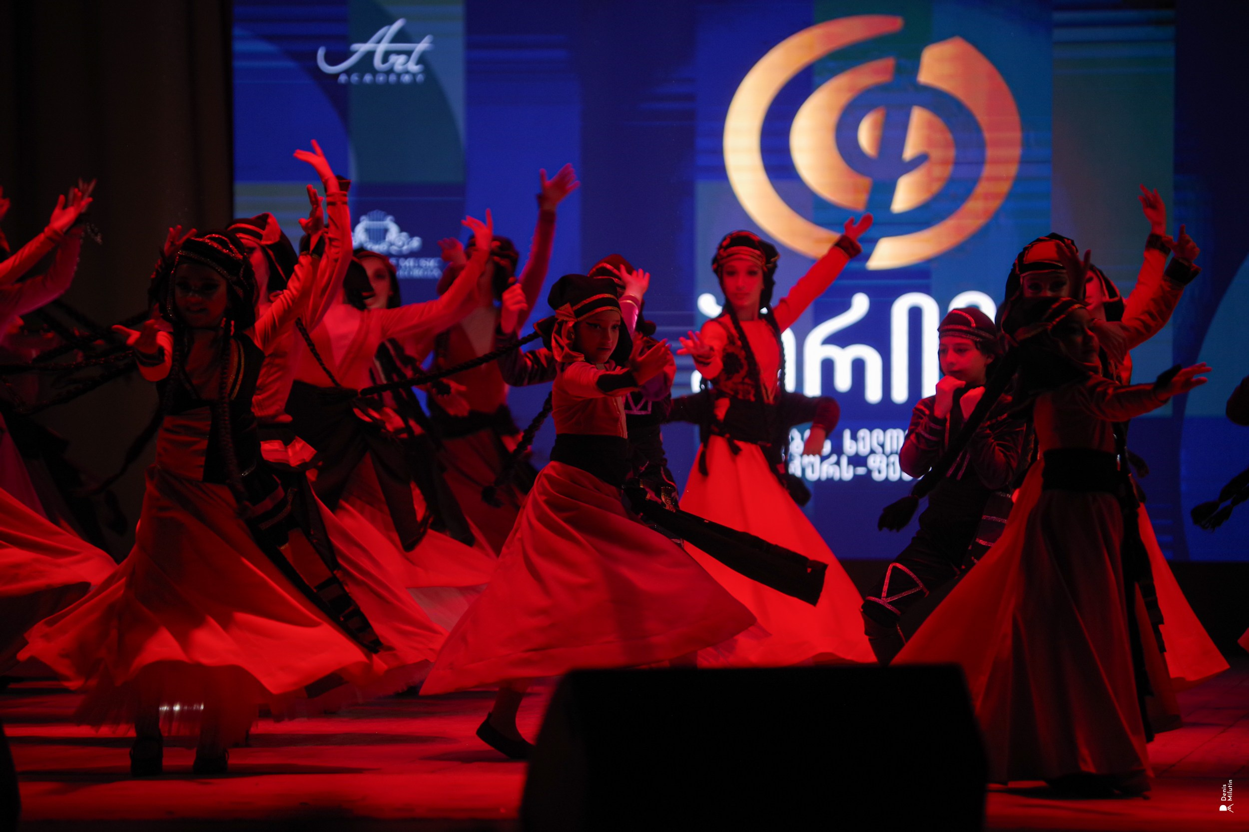 Танцы в Хоби. Портретный фотограф Денис Милютин