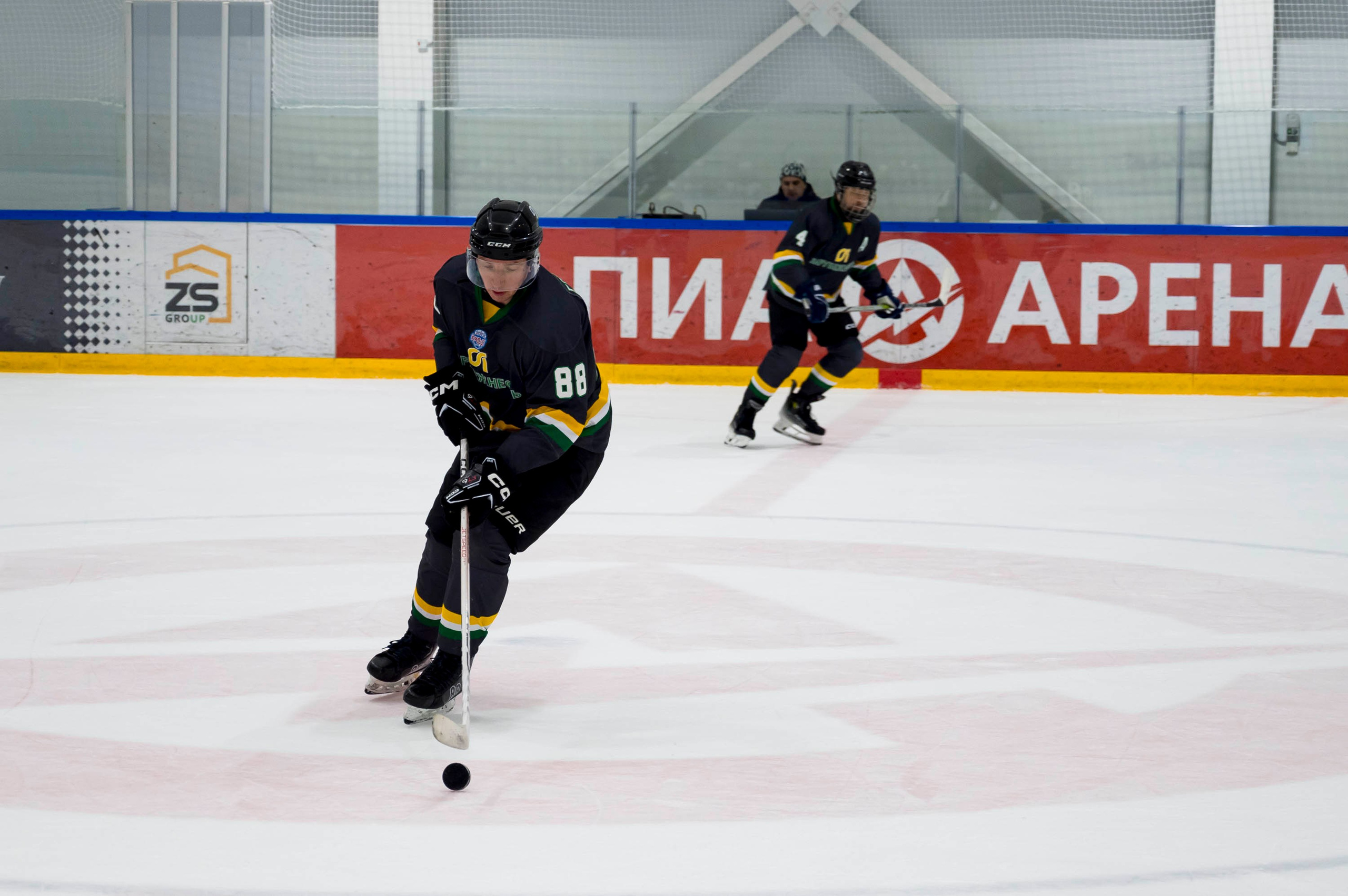 Хоккейный матч корпоративной команды Зарубежнефть. Репортажный фотограф и видеограф Слава Думчев. Тимбилдинги, отчетники, корпоративы