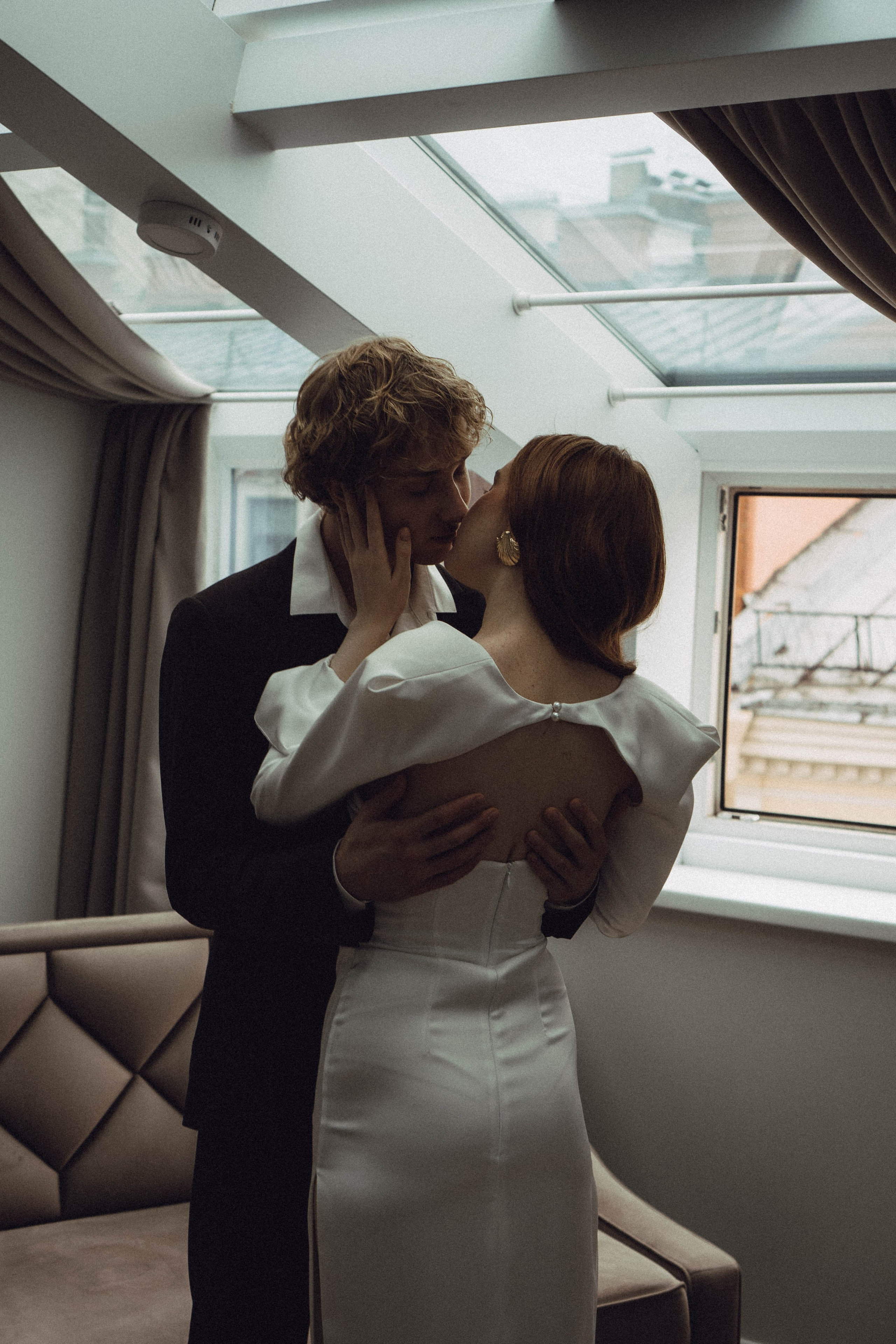 СВАДЕБНАЯ СЬЕМКА В ОТЕЛЕ. СБОРЫ ЖЕНИХА И НЕВЕСТЫ И ТАКЖЕ ТОР И ПОДГОТОВКА К ПРОГУЛКЕ. Профессиональный фотограф, Санкт-Петербург — Виктория Богомолова