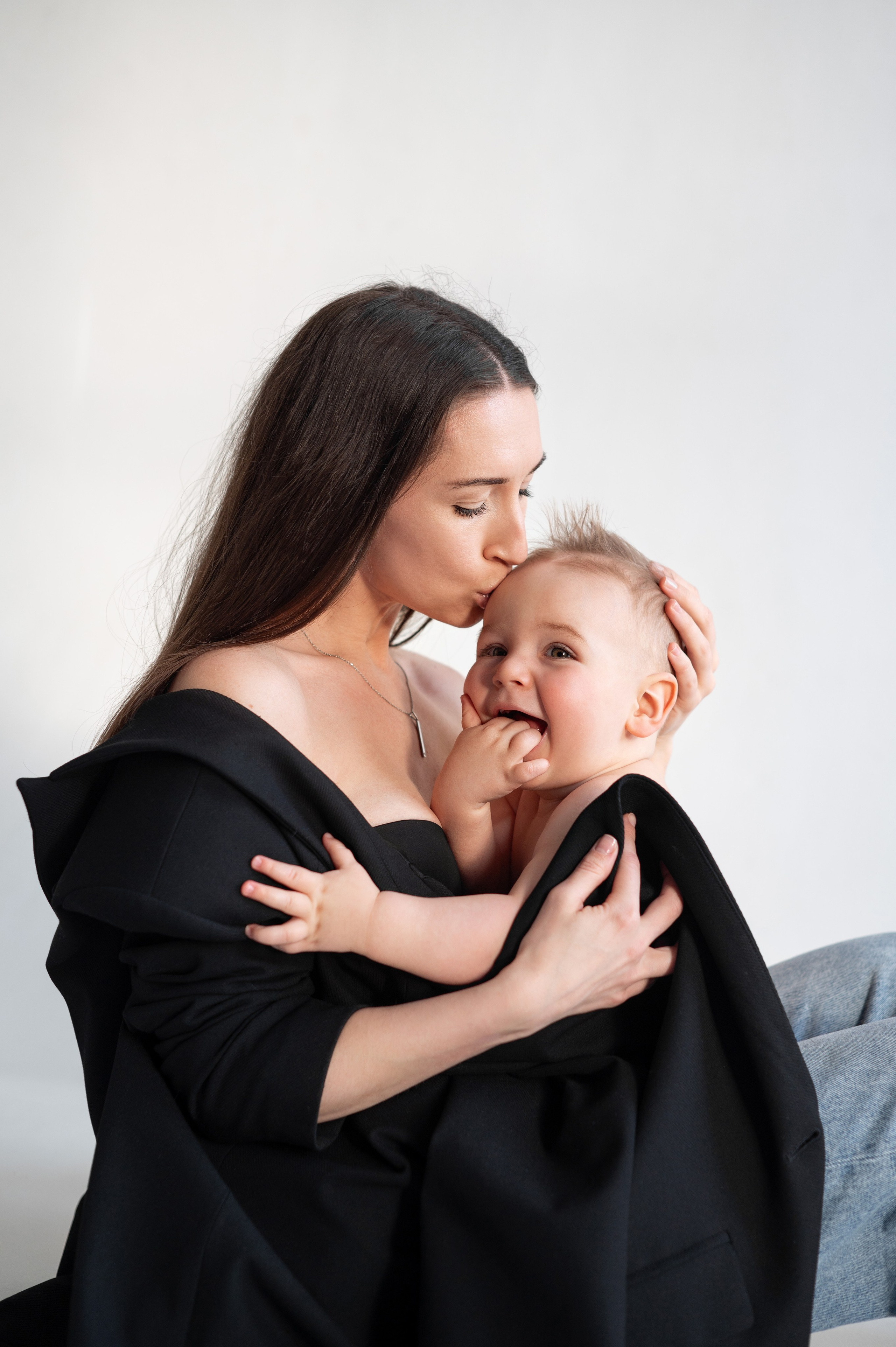 Семейная фотосессия на циклораме. Детский и семейный фотограф г. Москва Оксана Катаджи