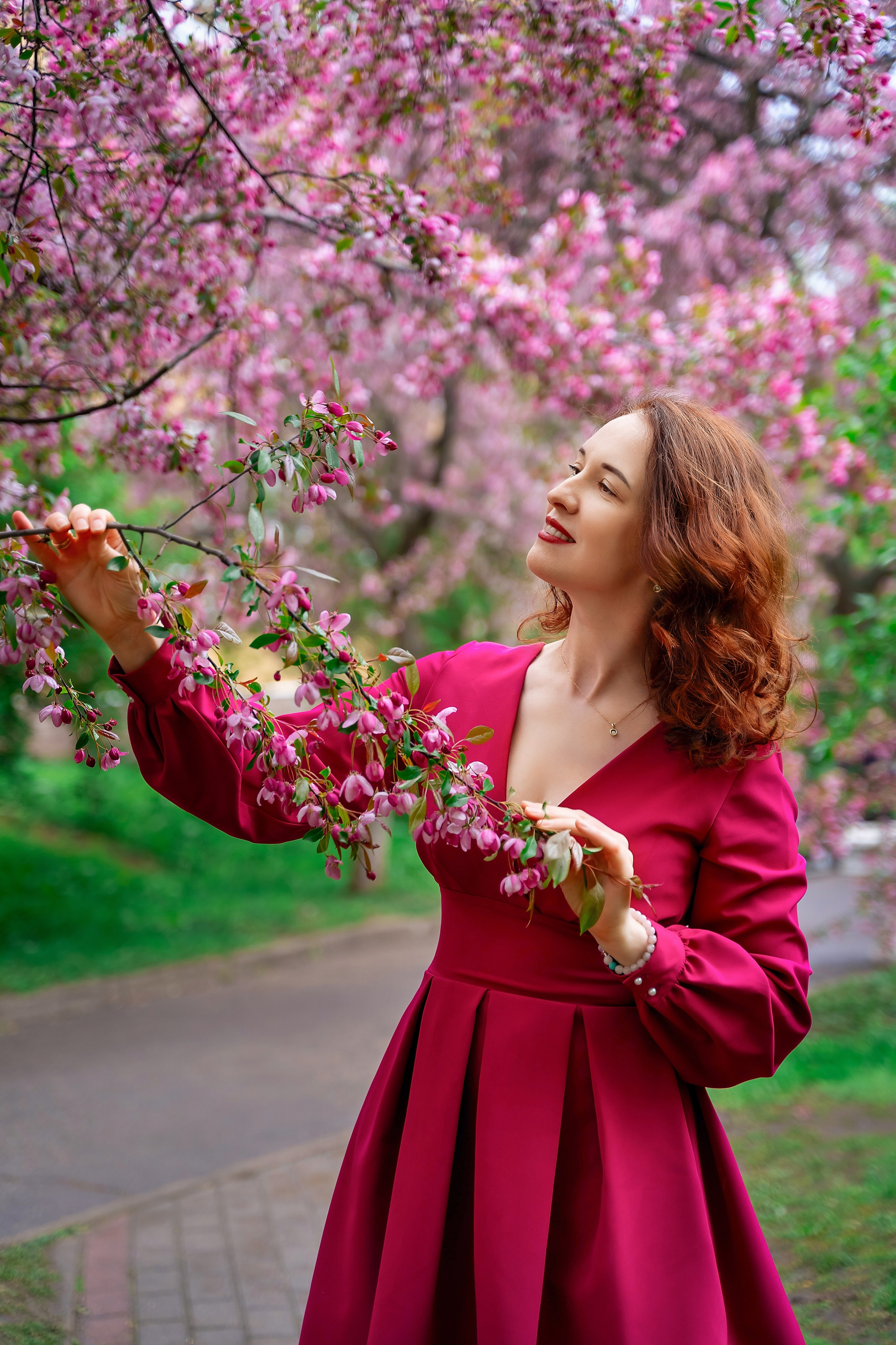 Цветение розовых яблонь. Детский и семейный фотограф г. Москва Оксана Катаджи