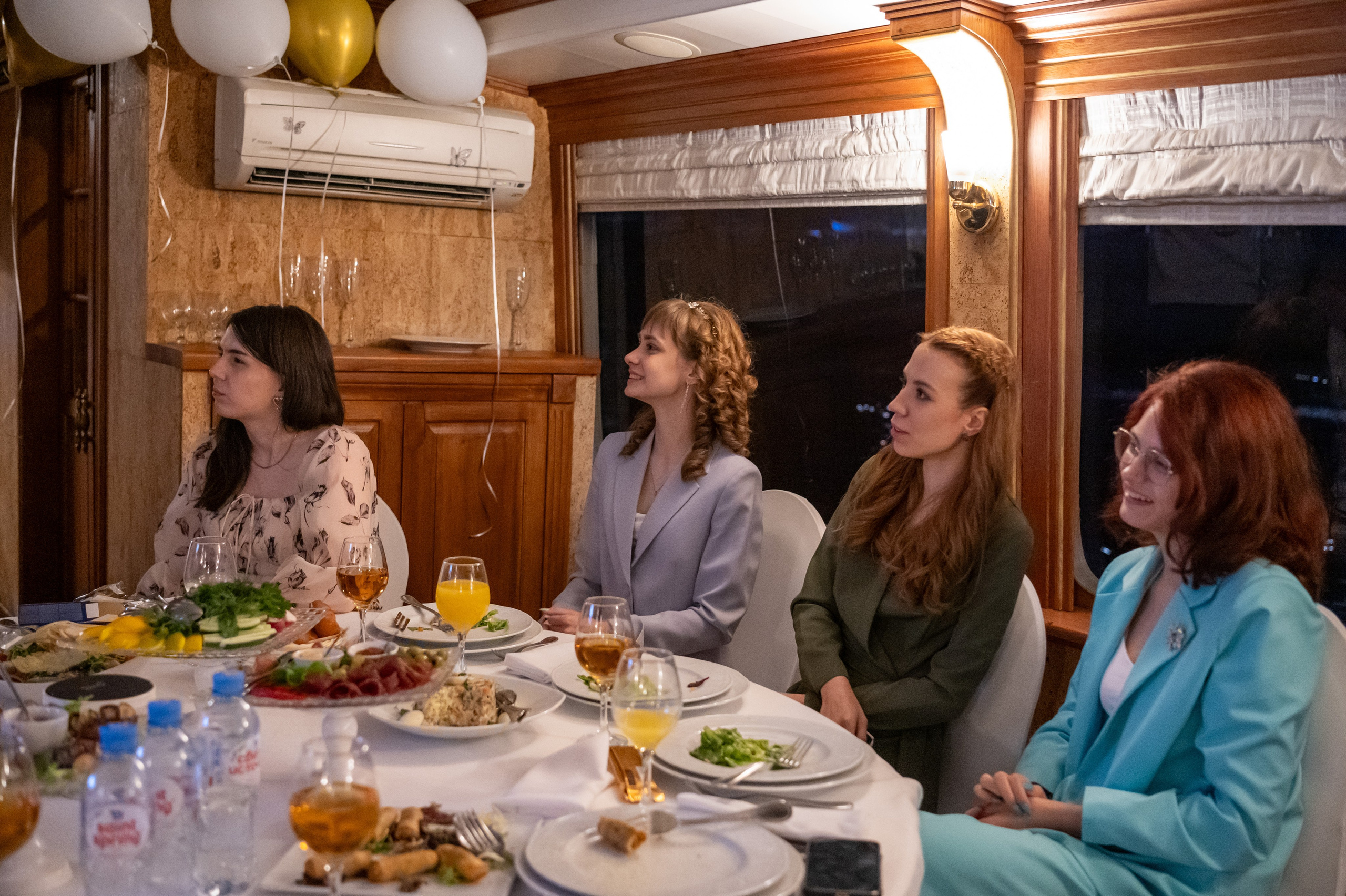 Выпускной вечер 11 класс на теплоходе. Детский и семейный фотограф г. Москва Оксана Катаджи