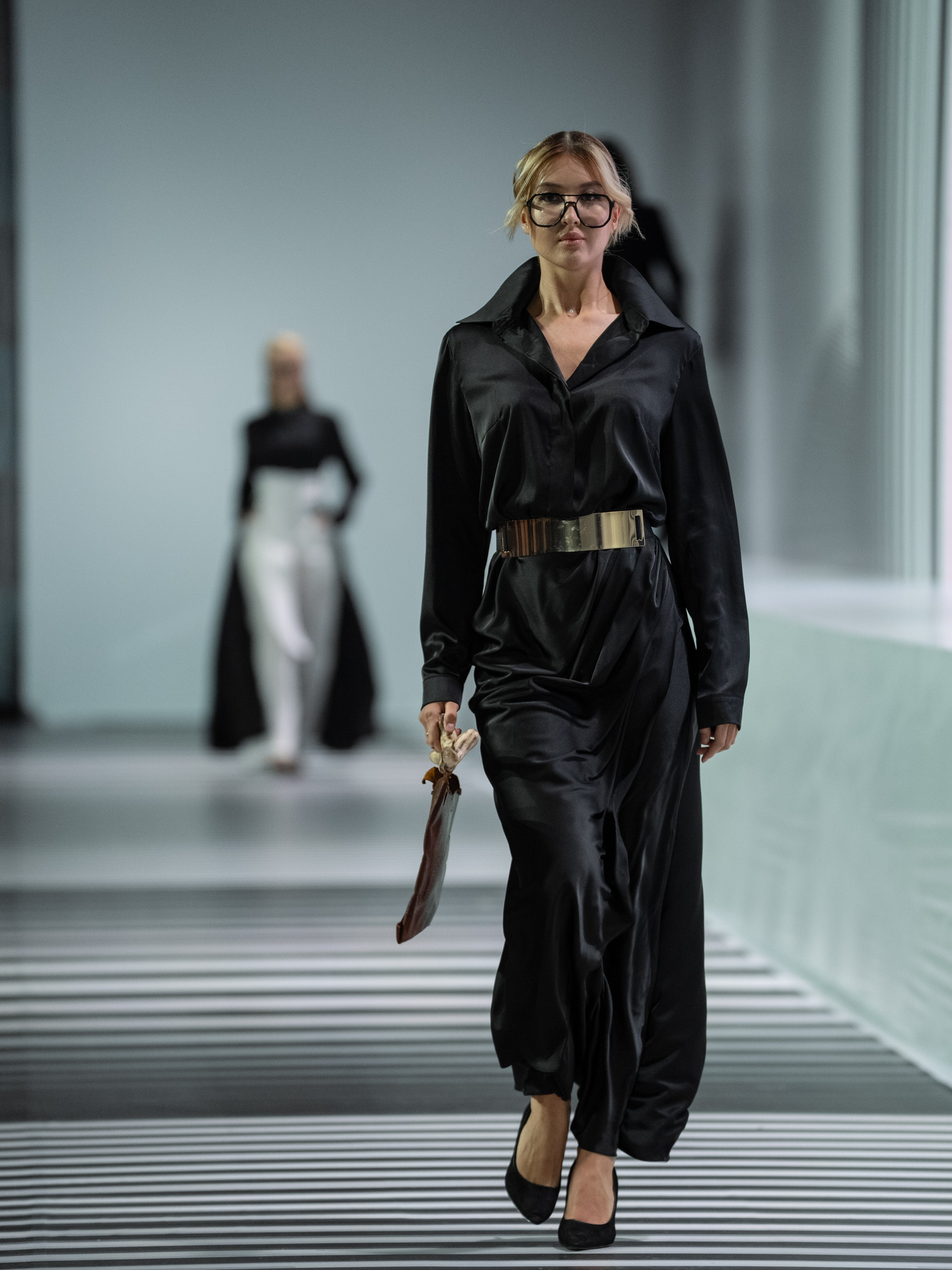 Designer LEILA KHANUM. Сайт Алматинского НЮ АРТ, будуар и фэшн фотографа Дениса Карпенко