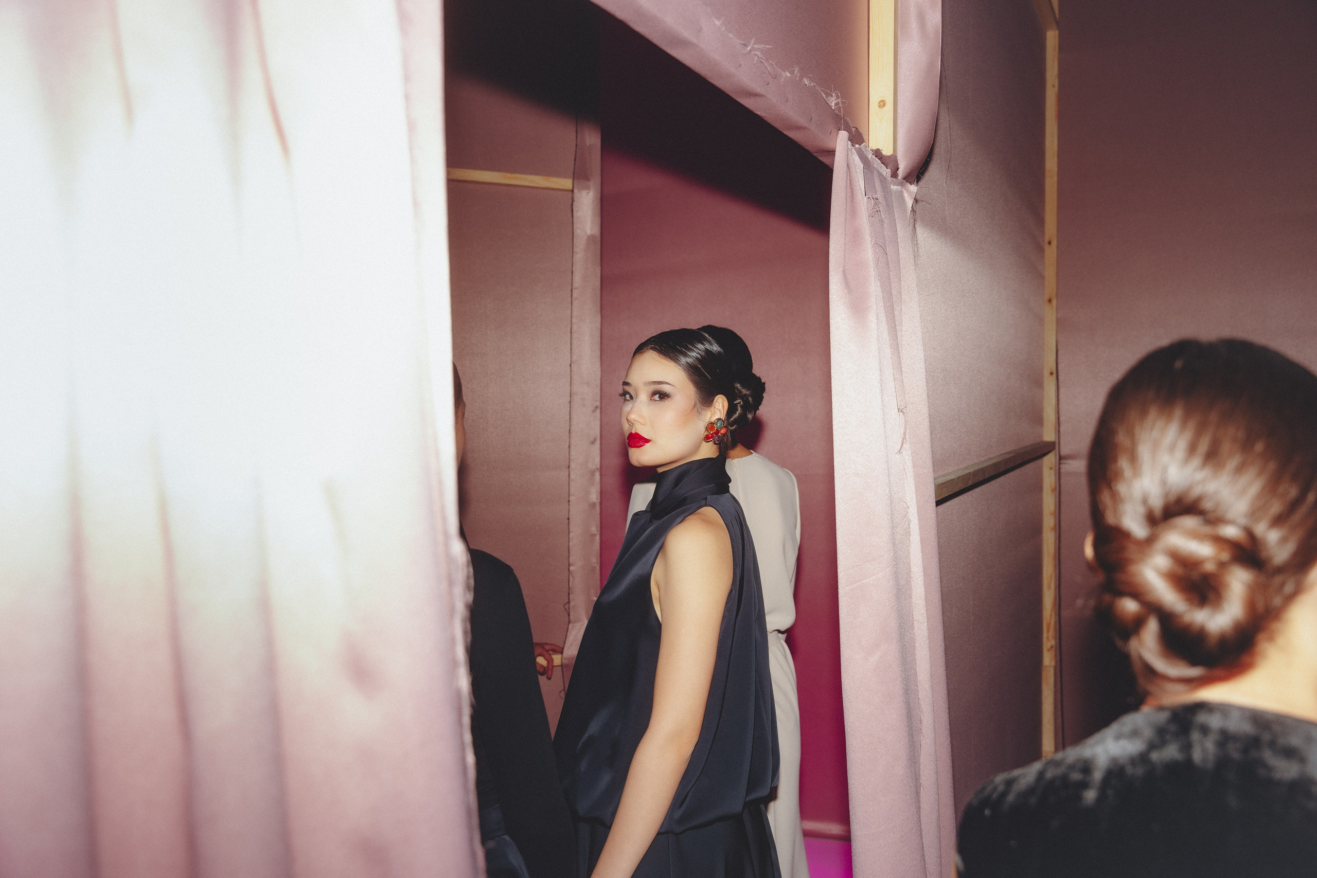 VISA FASHION WEEK ALMATY SS26 / BACKSTAGE ZONE