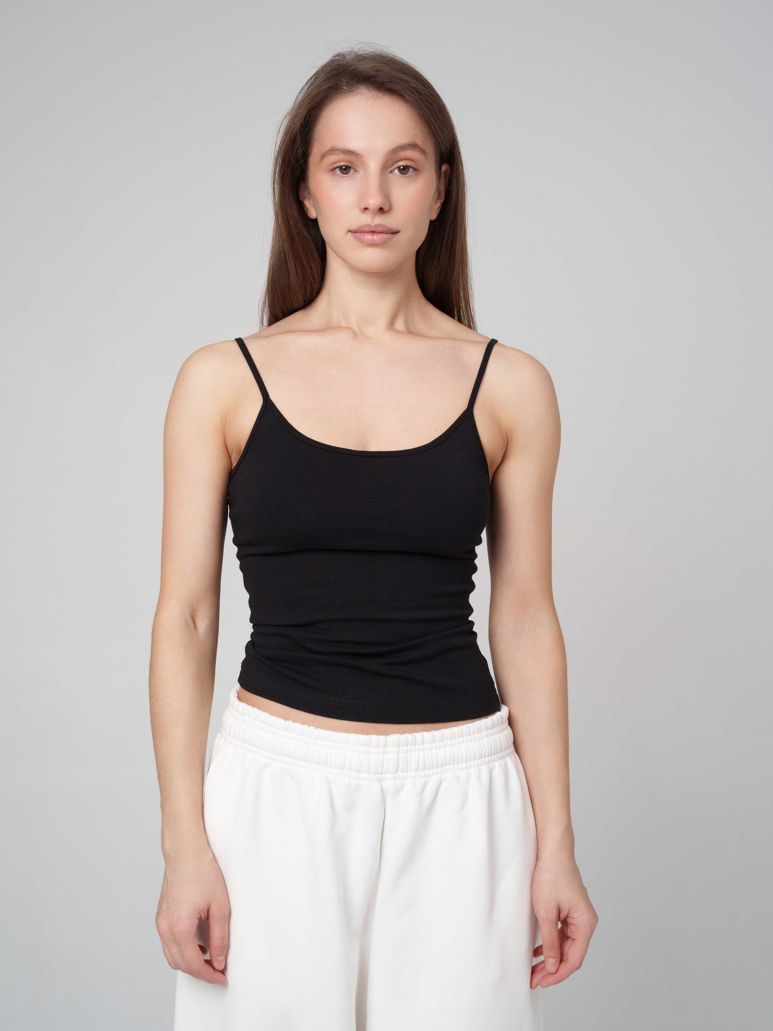 Топы на сером фоне. Иван Упоров — фотограф, рилсмейкер чебоксары