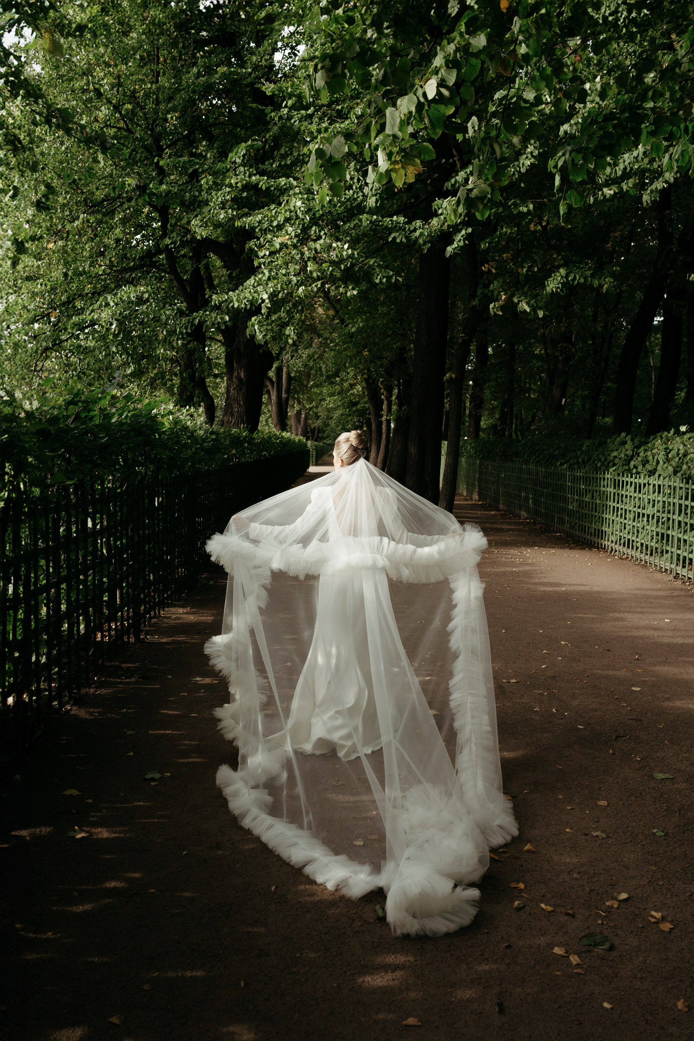 Однажды в летнем саду. Свадебный фотограф в Петербурге Таша Вайб