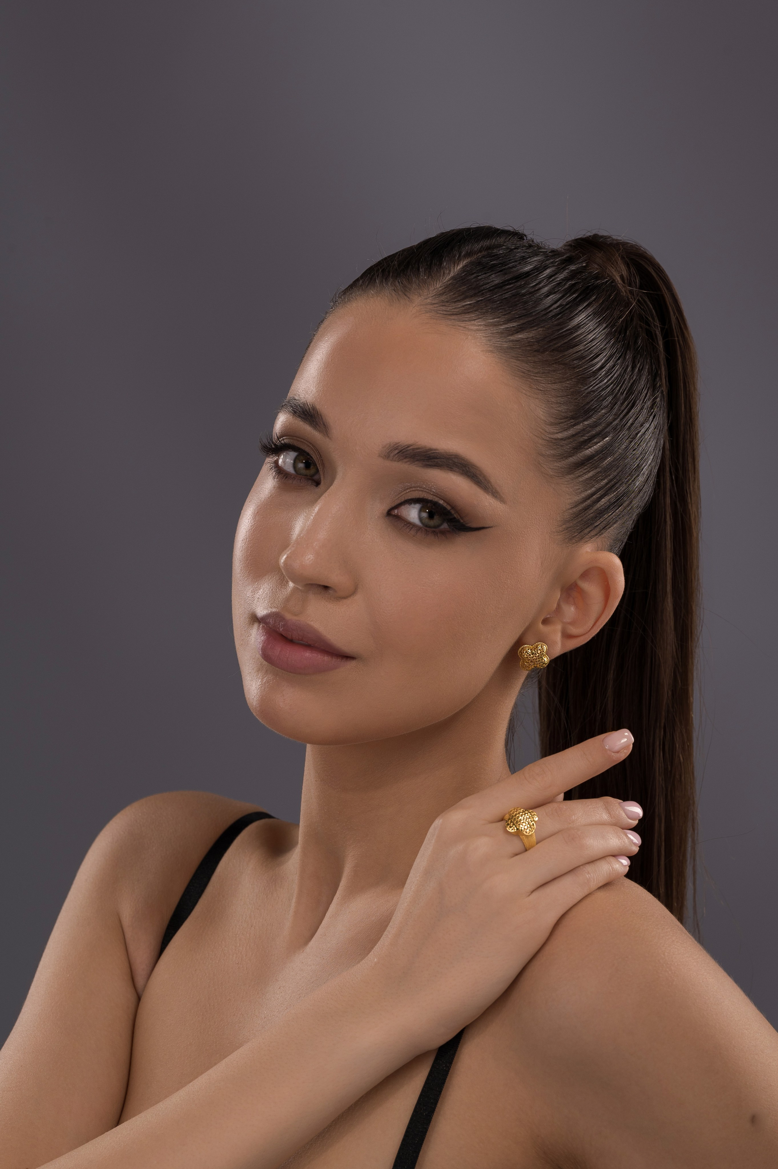 МОДЕЛЬ РАДМИЛЛА. Студия рекламной и предметной съемки товаров WELKO Studio