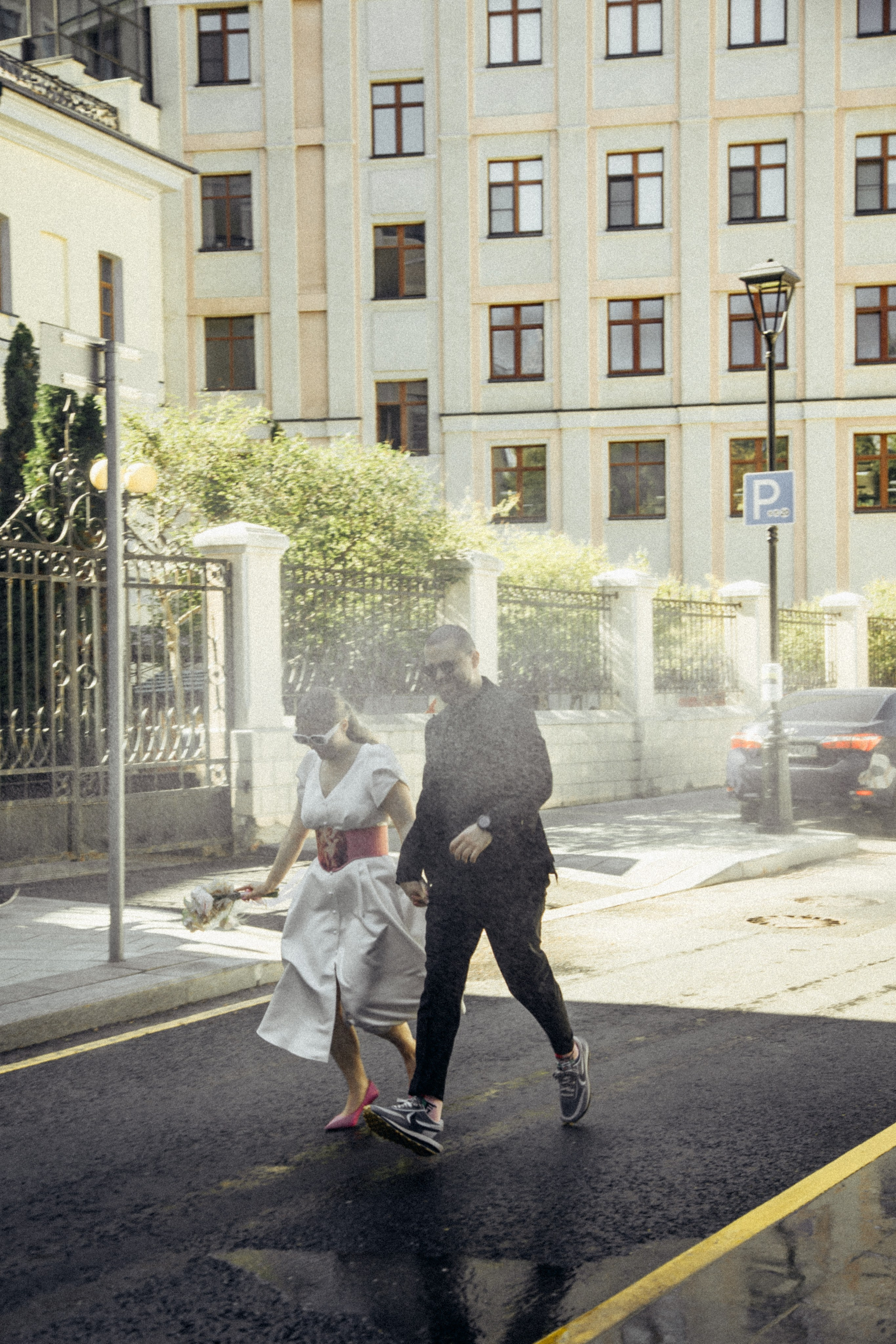 Молодожены в городе