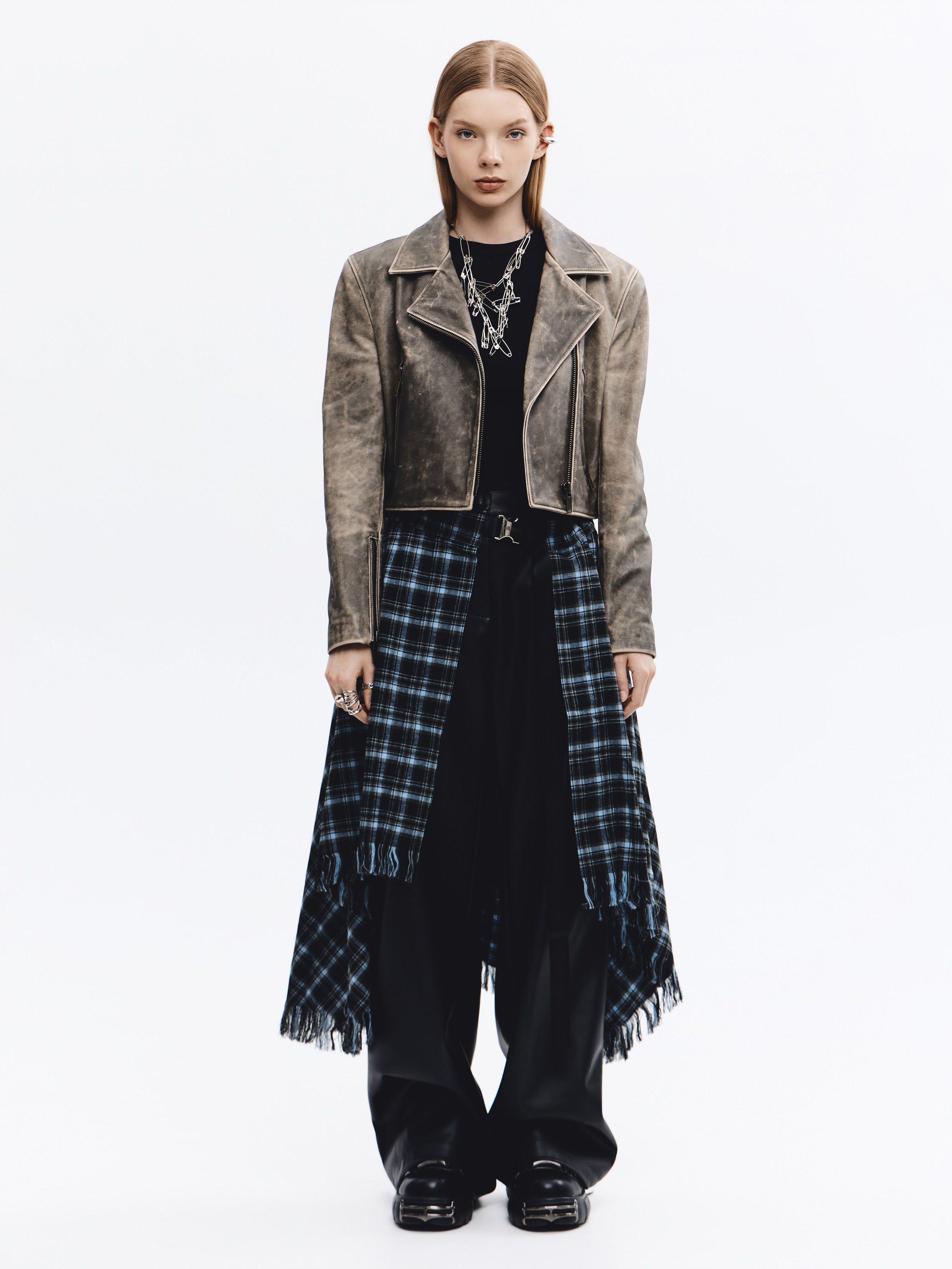 Wis-Wis лукбук. Стилист медийных личностей