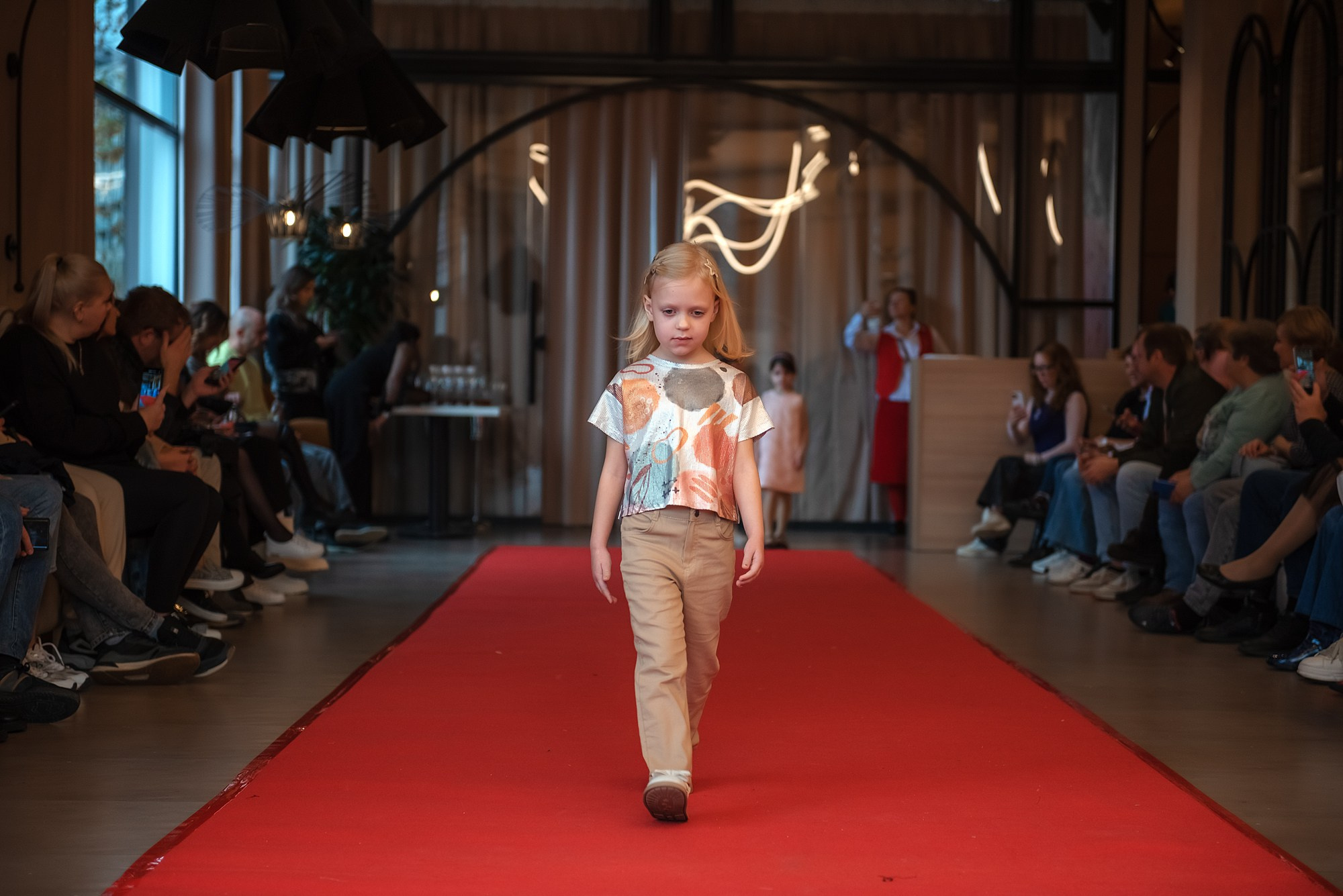 HAPPYkids дефиле в день мамы. Семейный и коммерческий фотограф в Сочи Александр Бодунов