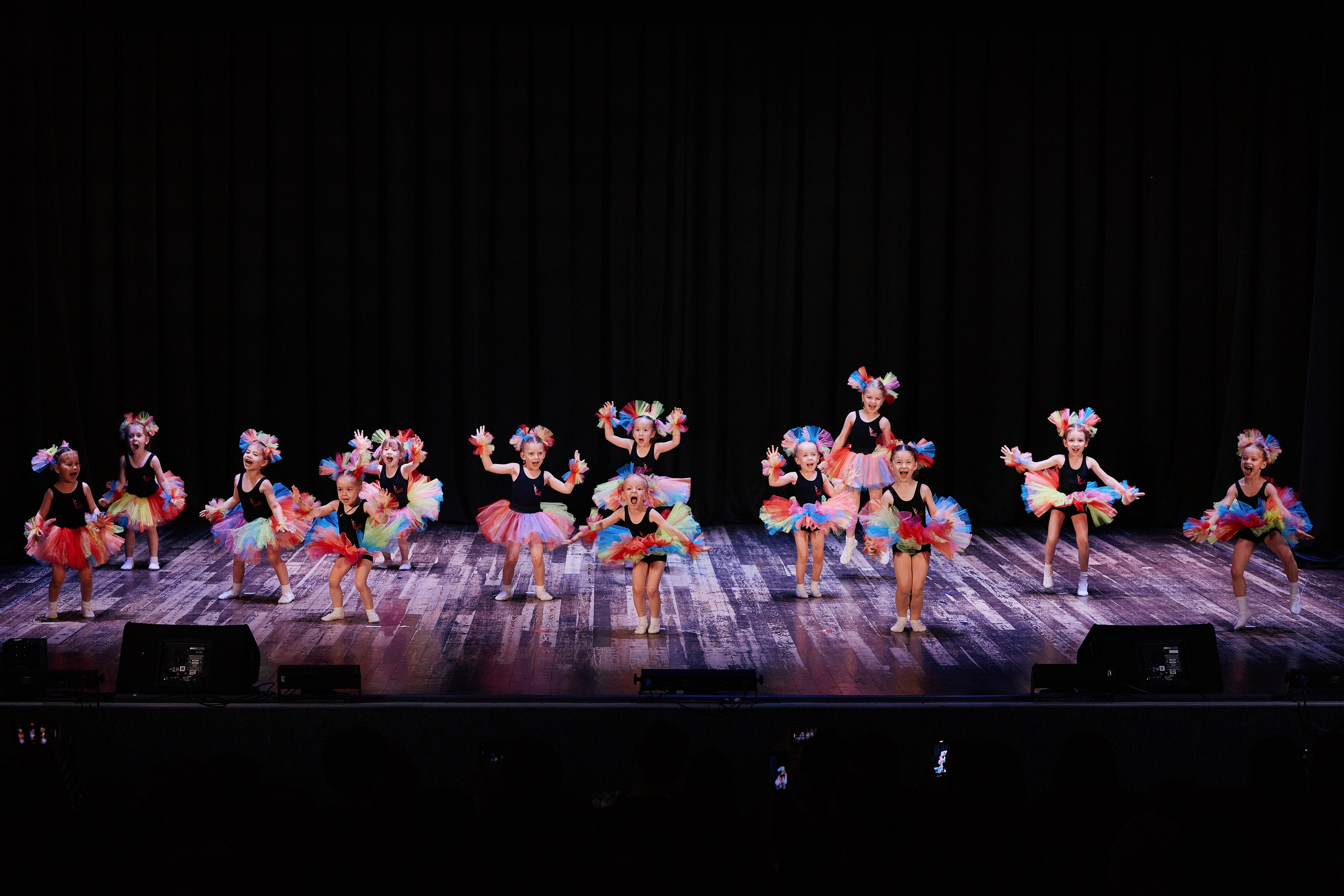 Концерт танцевальной студии Фиеста 08.06. Свадебный репортажный фотограф краснодар максим дремов дрёмов фотосессия студия цена