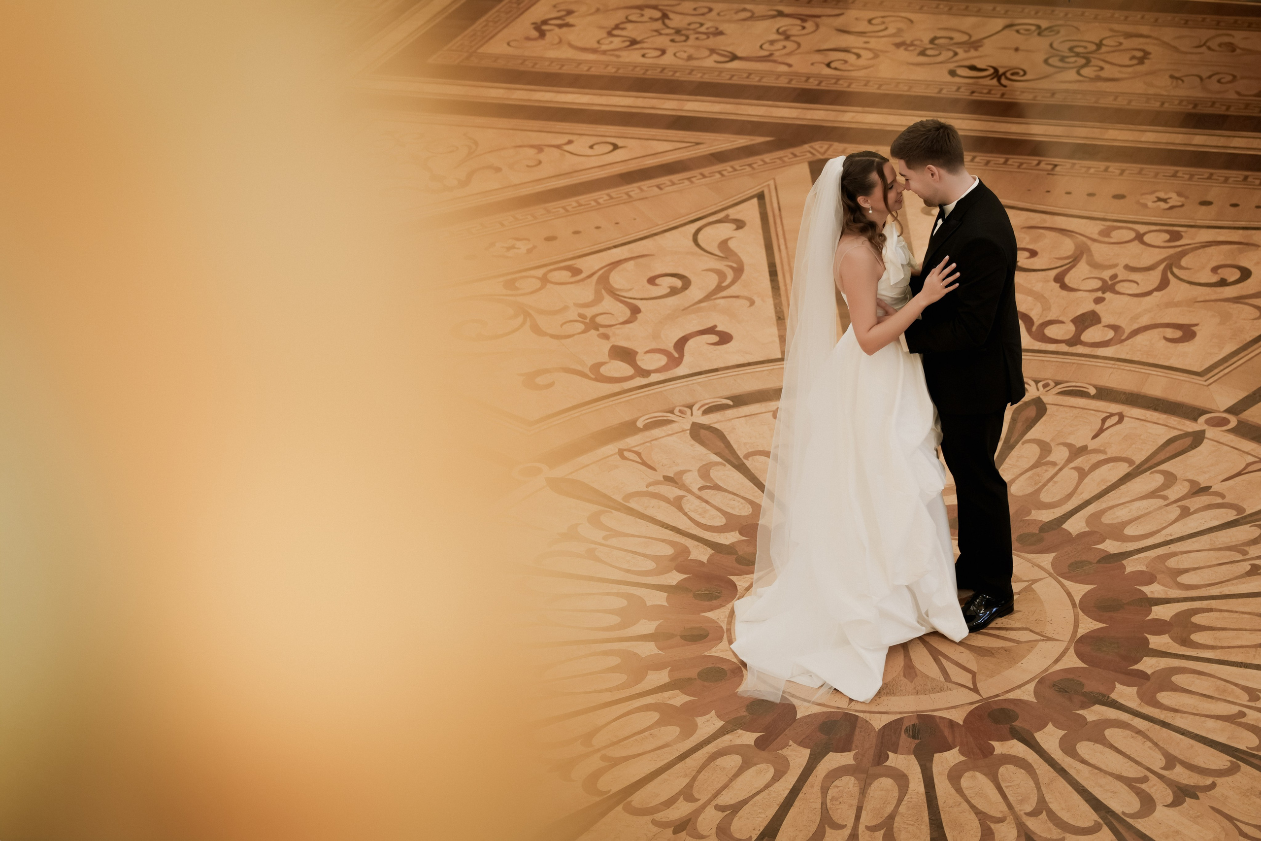 Совместные сборы жениха и невесты в отеле «Marriot Imperial Plaza» и свадебная Фотосессия на территории «Царицыно»