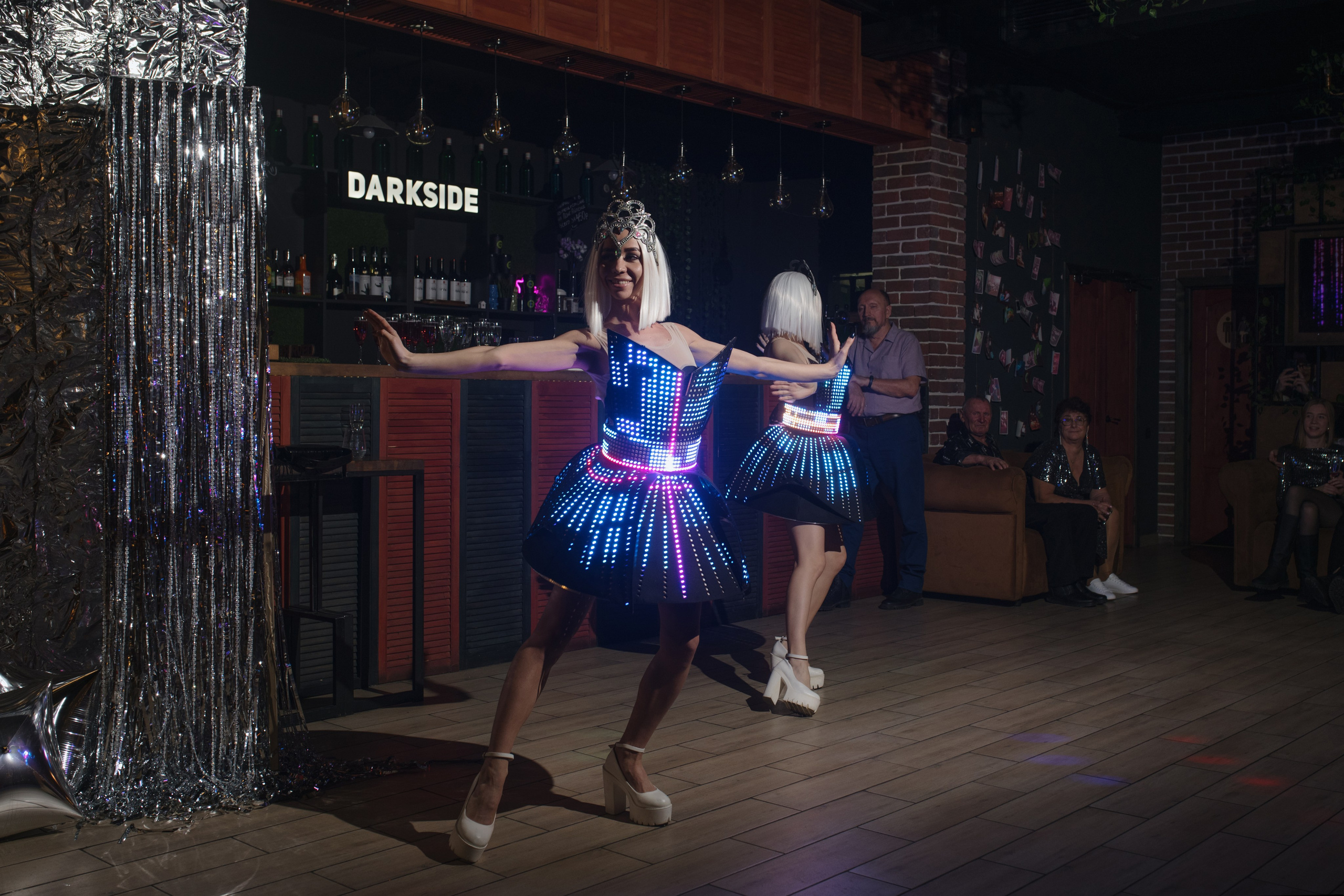 День рождения Томы — Let`s Talk Bar. Свадебный фотограф Екатеринбург/Челябинск — Любовь Волохова