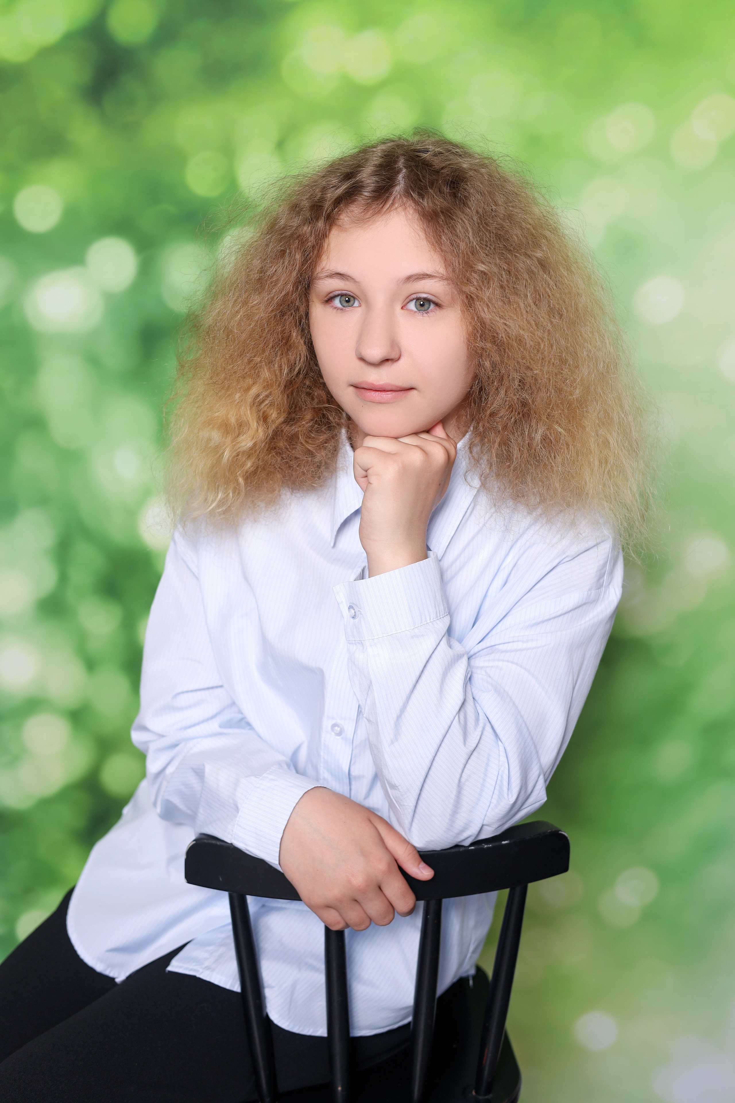 Фон Зеленый. Фотостудия «Стремянка».Фотосессии в детских садах и школах