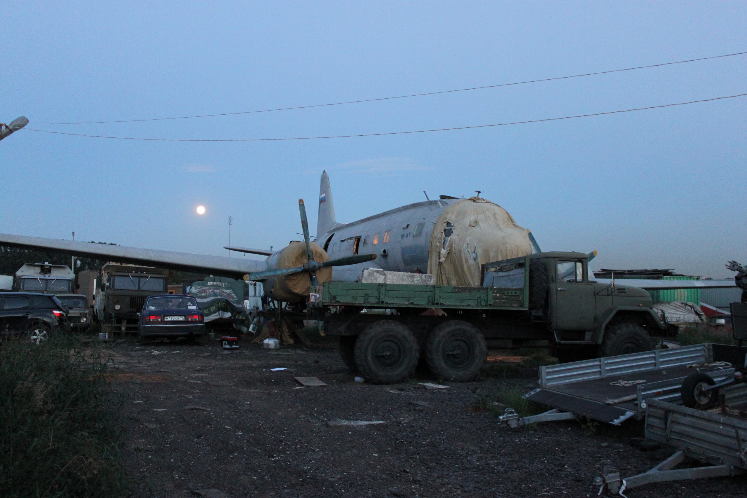 Ил-14Т «Голубая Мечта» работы в Тушино (2011 г.). Фотоальбом показывающий увлекательный мир авиации и мир медведей Андрея Иванова