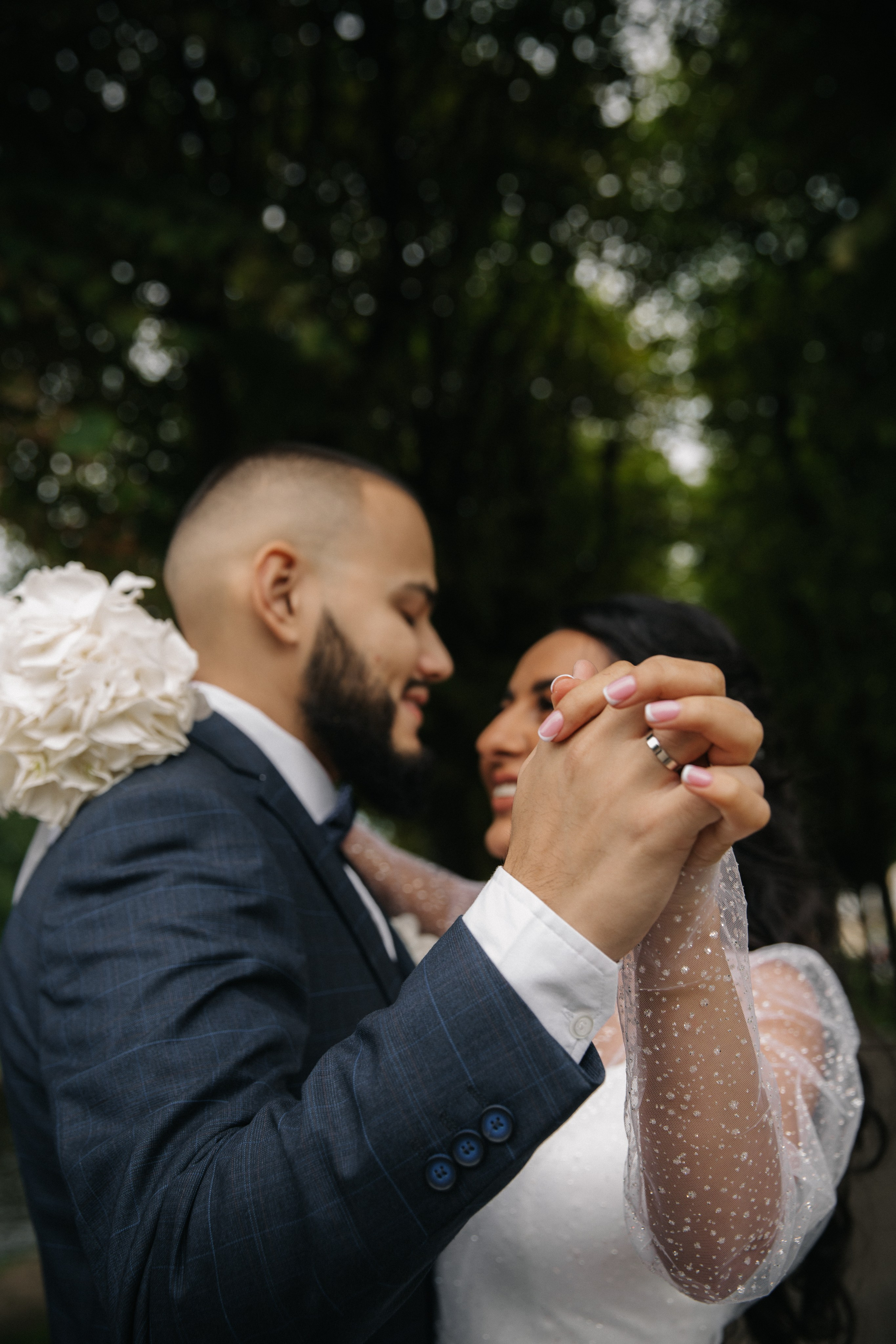 ВЫБОРГСКИЙ ЗАГС | июль, центр. Свадебный фотограф в Санкт-Петербурге Полина Корзухина