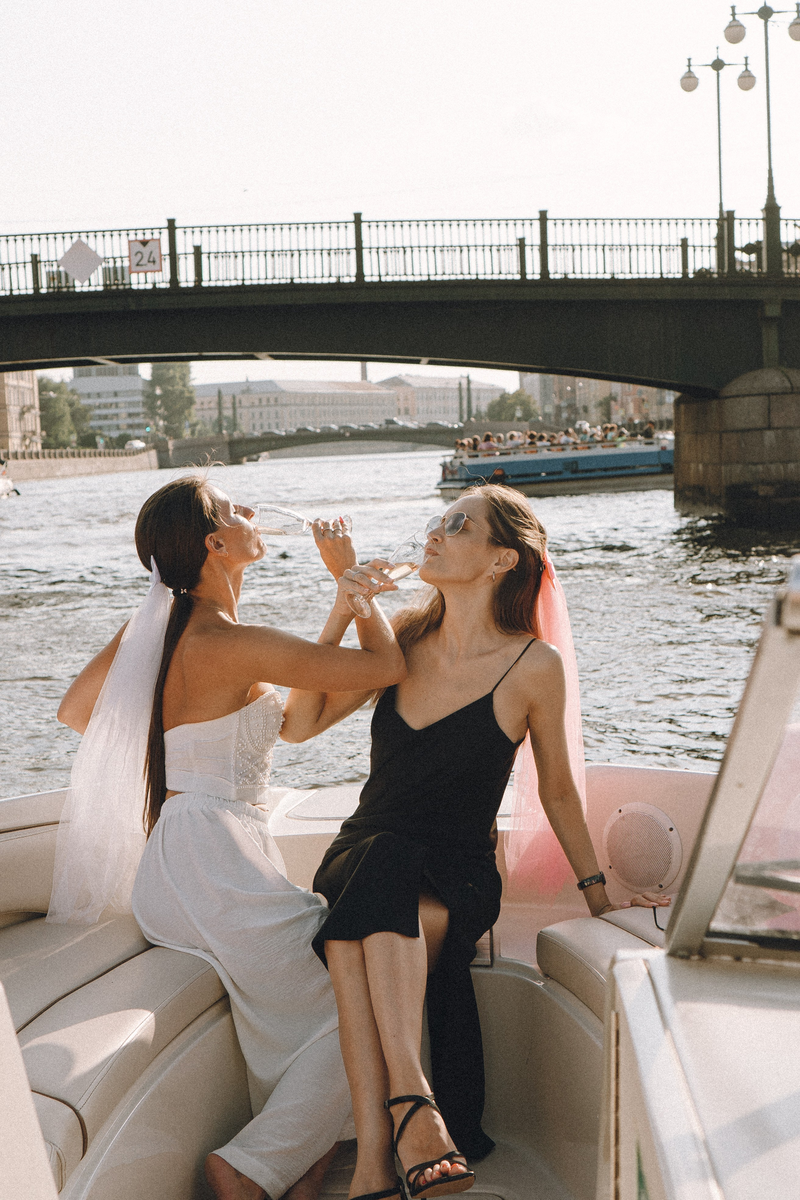 ДЕВИЧНИК НА КАТЕРЕ. Профессиональный фотограф, Санкт-Петербург — Виктория Богомолова