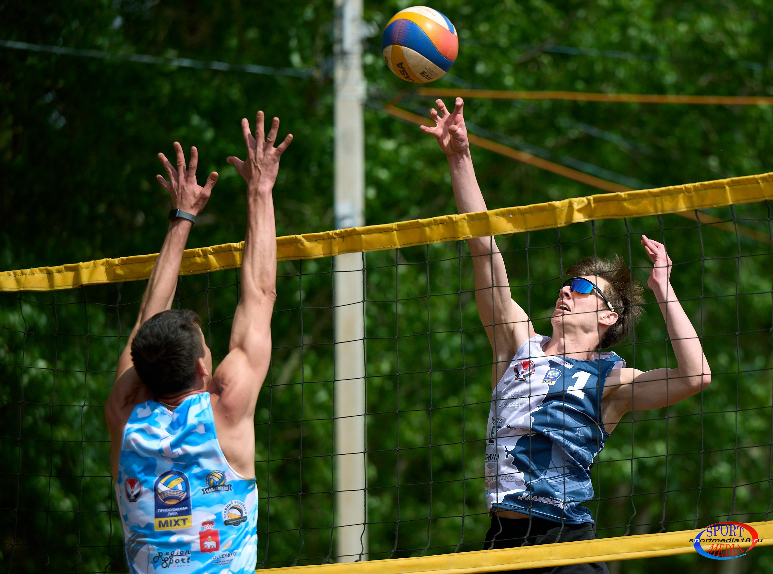 Пляжный волейбол. ПРИВОЛЖСКАЯ ЛИГА MIXT Ижевск 18.05.2025. Спортивный репортажный фотограф в Ижевске Сергей Мерзляков
