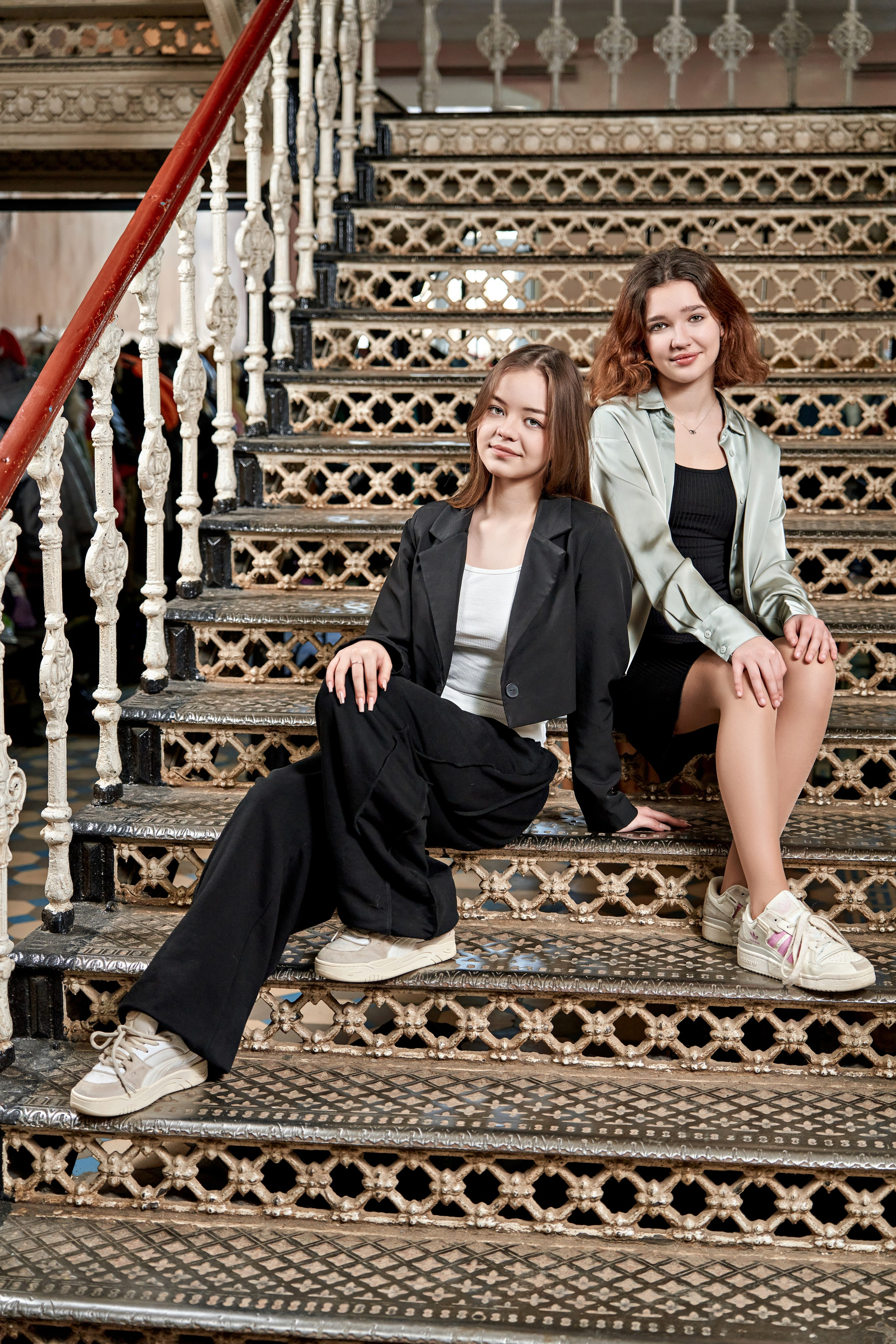 Выпускные альбомы в Калуге. Фотосъёмка в школе. Лицей № 9 имени К. Э. Циолковского. Фотограф Меняйло Евгений. Свадьба. Портрет. Репортаж. Семья. Контент