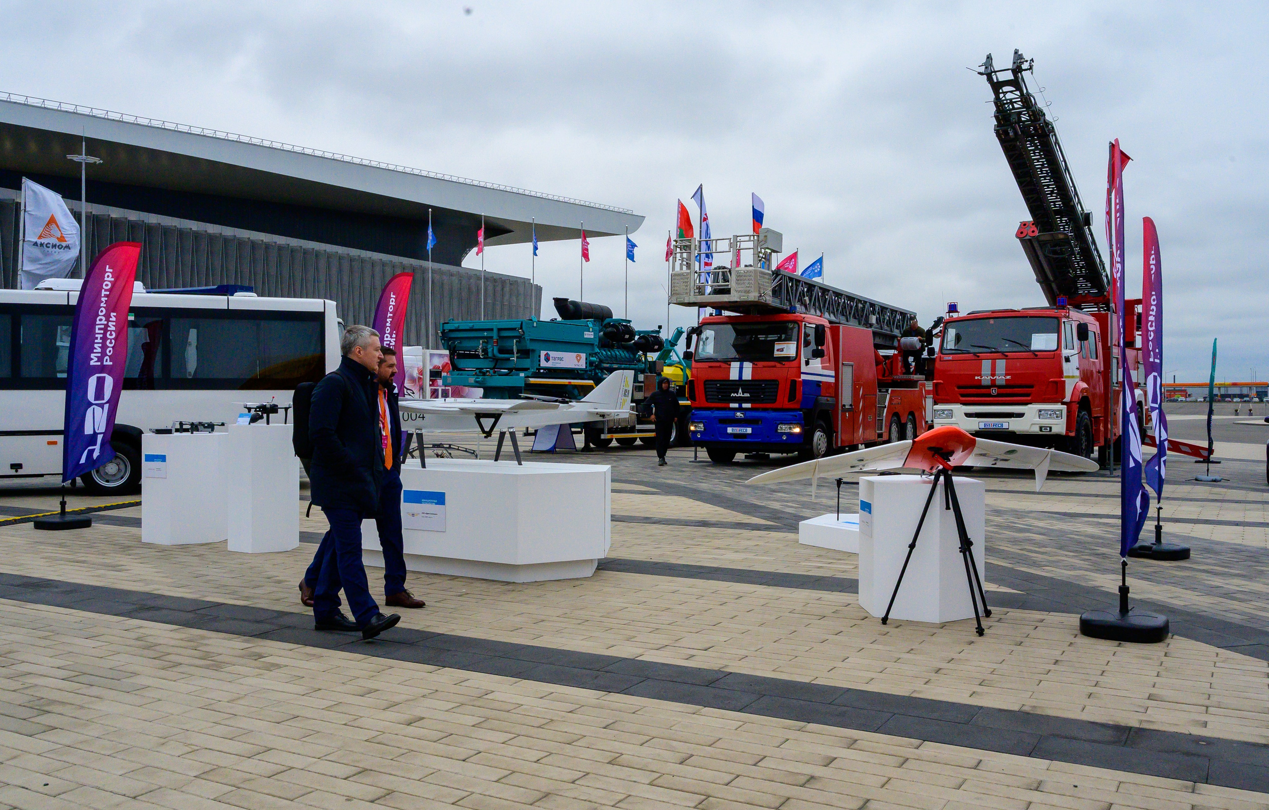 BigindustrialweekBelarus. Фотоуслуги, услуги фотографа, фотографирование важных событий