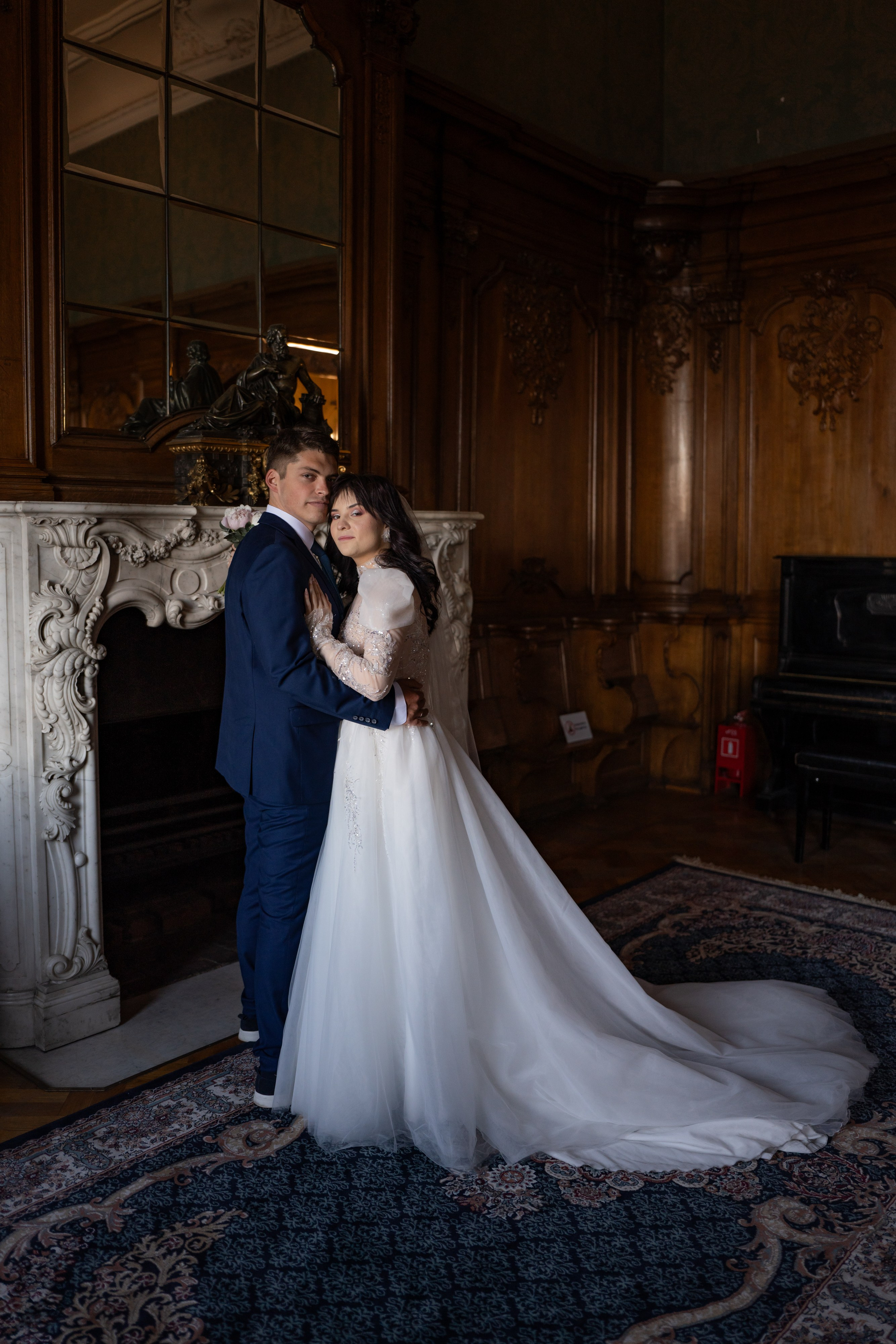 Свадебная фотосессия в Доме ученых. Свадебный фотограф Александр Невский в Санкт-Петербурге