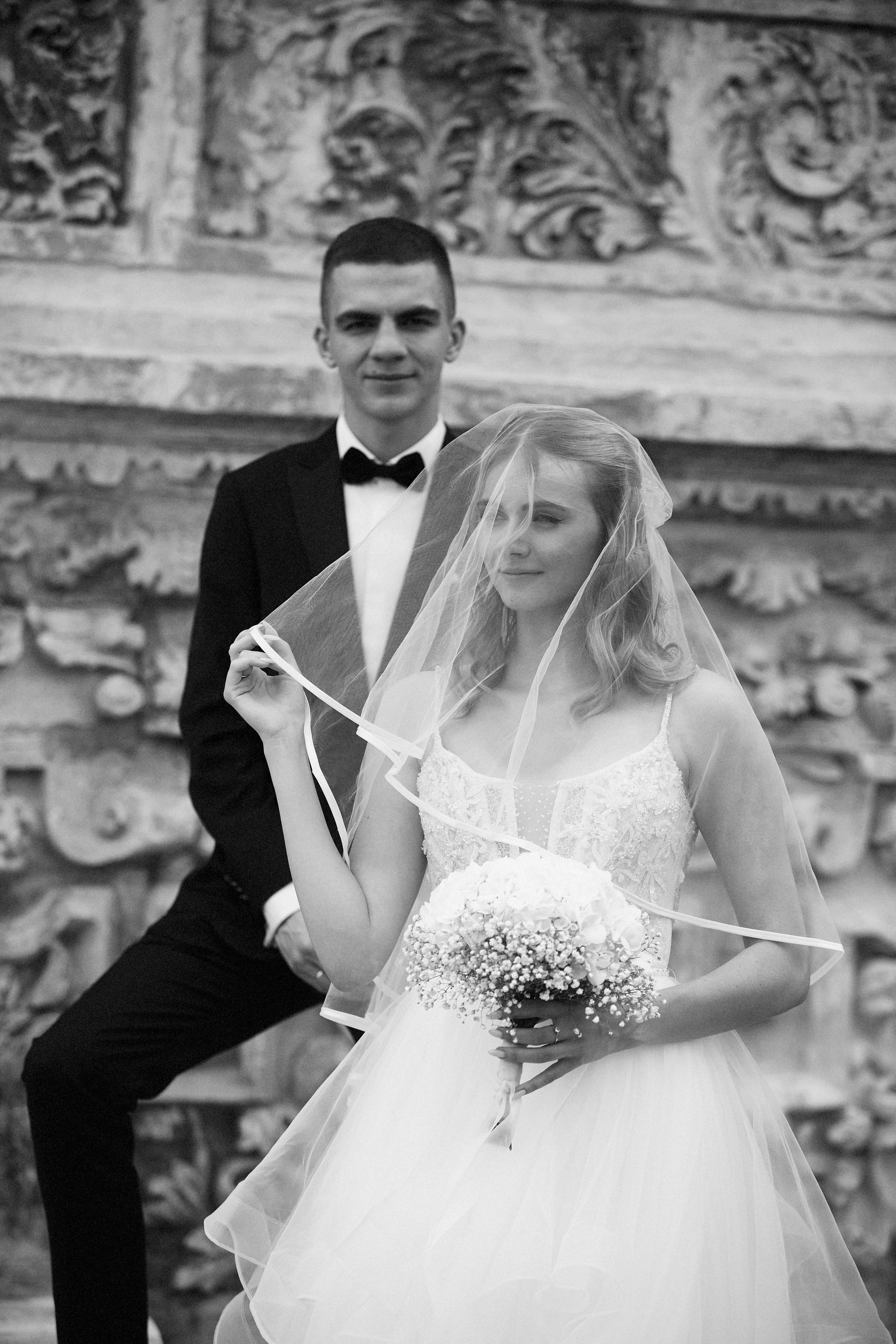 фата. свадебная фотосессия в парке