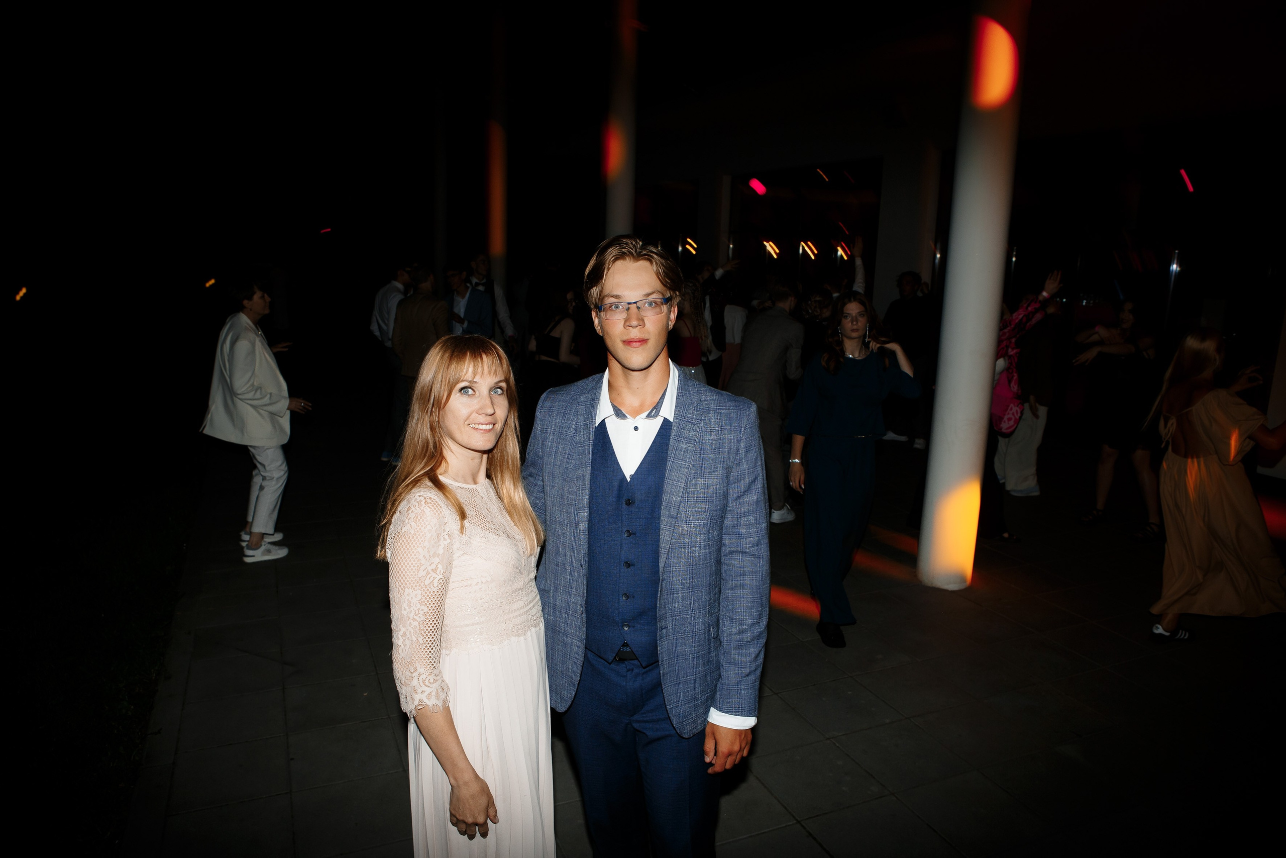 Выпускной Гимназия 12 2024 OpenHouse. Свадебный и портретный Фотограф в Липецке Дмитрий Котюков