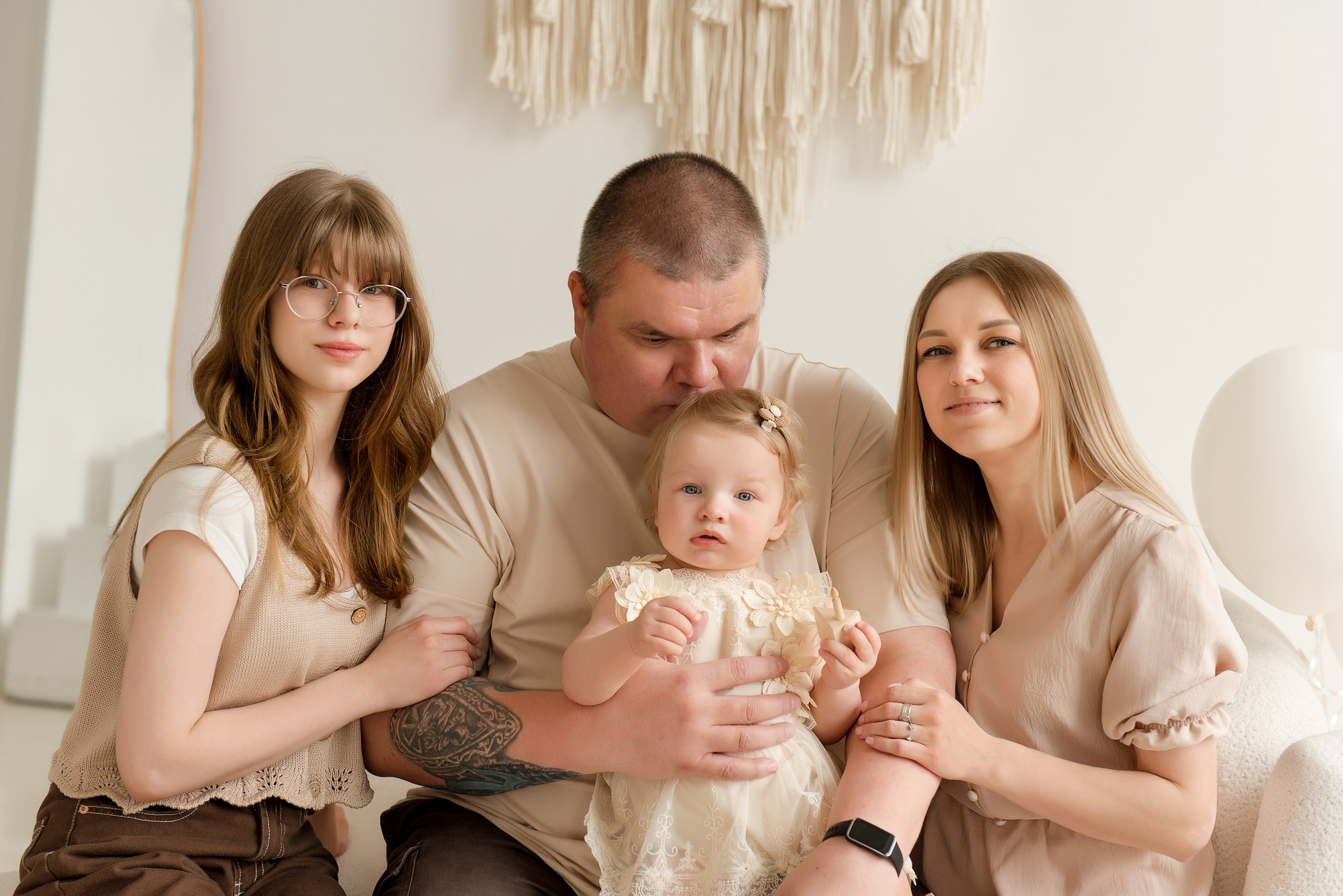 Семейная фотосессия 1 год в Москве. Детский фотограф в Долгопрудном и Москве