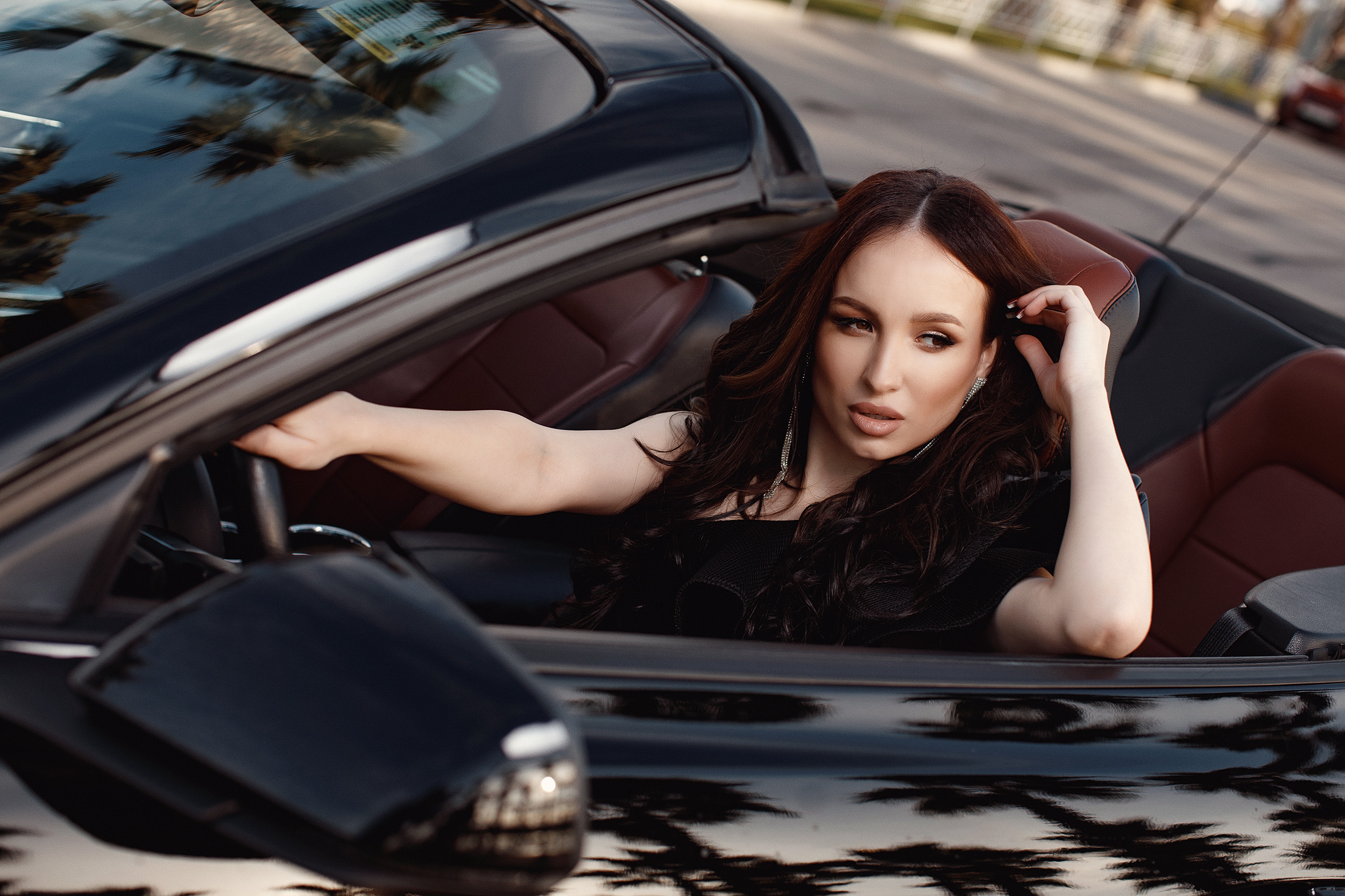 Фотосессия с кабриолетом на Аллее пальм в Олимпийском парке. Свадебный и семейный фотограф в Сочи Денис Вялов