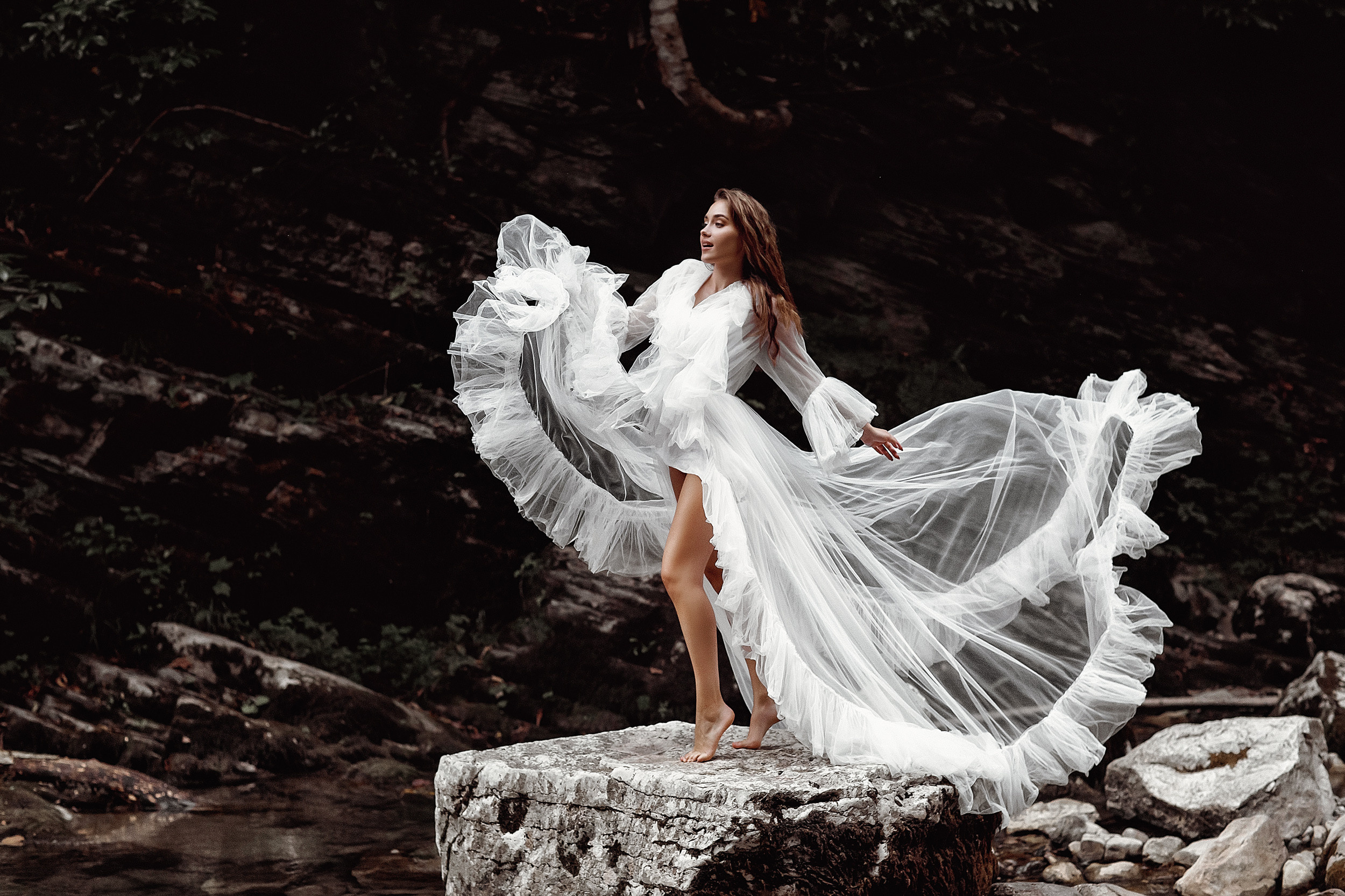 Летняя фотосессия на Белых скалах в воздушном платье / Фотограф в Сочи. Свадебный и семейный фотограф в Сочи Денис Вялов