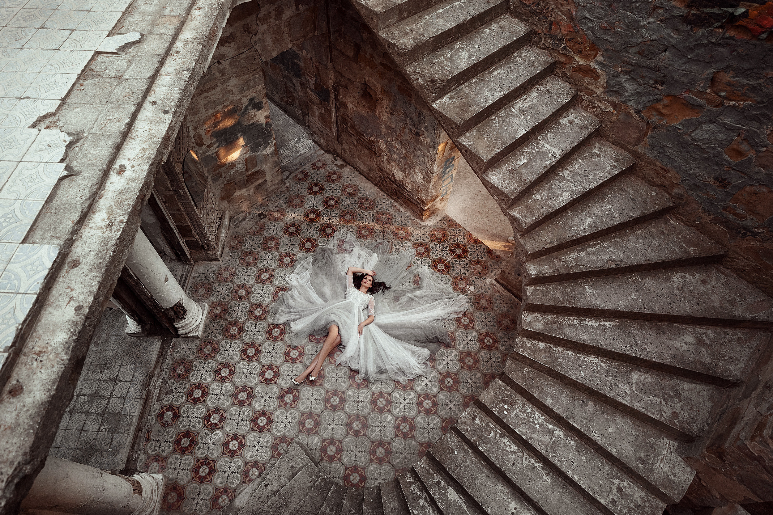 Гламурная фотосессия в пышном платье / Фотосессия на "Даче Квитко". Свадебный и семейный фотограф в Сочи Денис Вялов