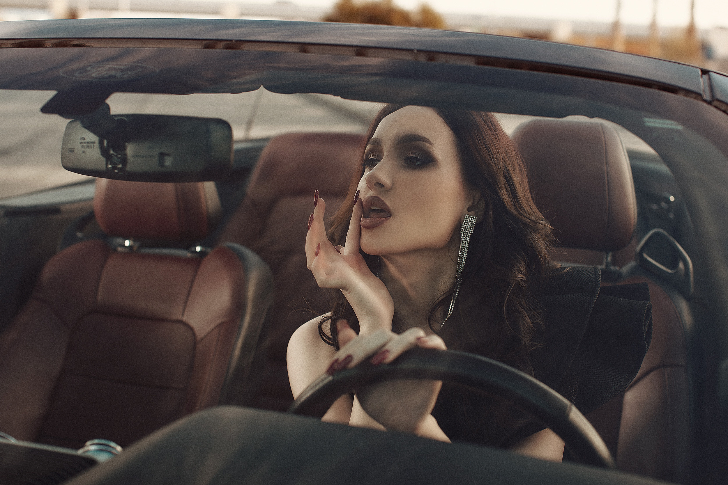 Фотосессия с кабриолетом на Аллее пальм в Олимпийском парке. Свадебный и семейный фотограф в Сочи Денис Вялов